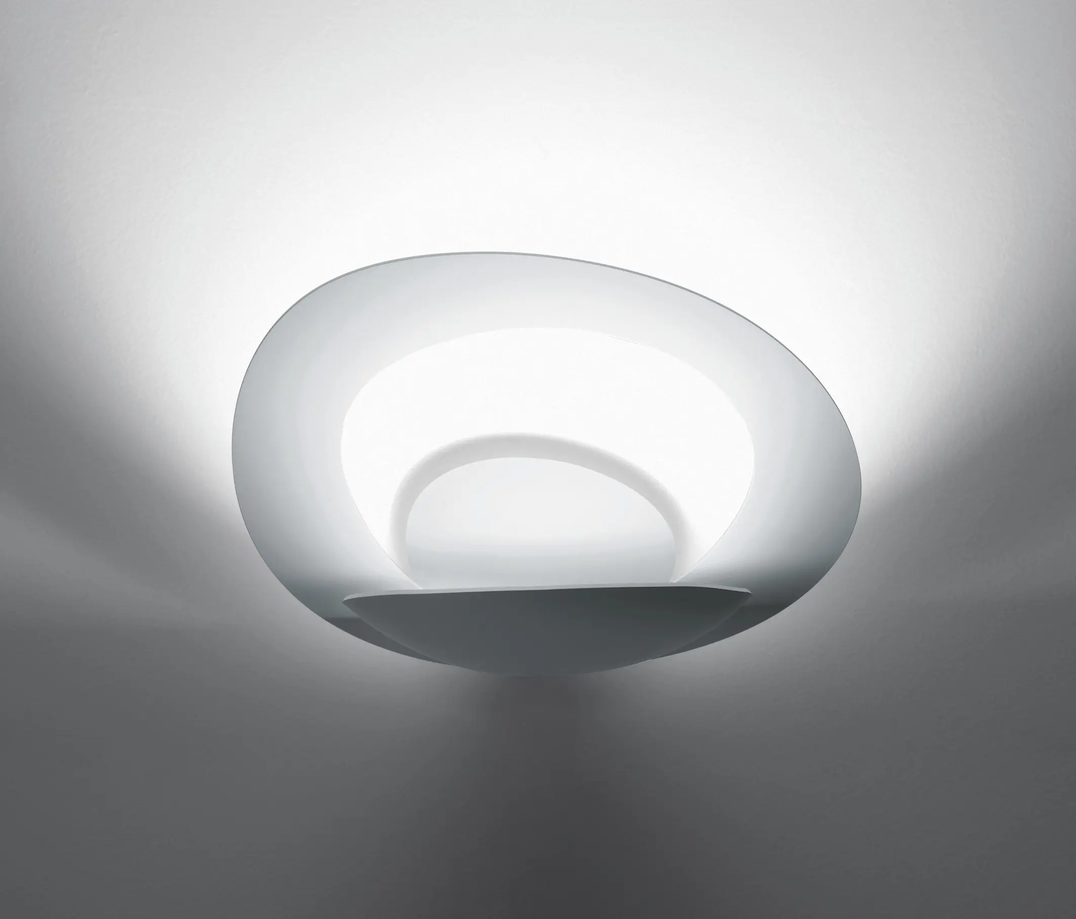 Artemide - Pirce Wall
