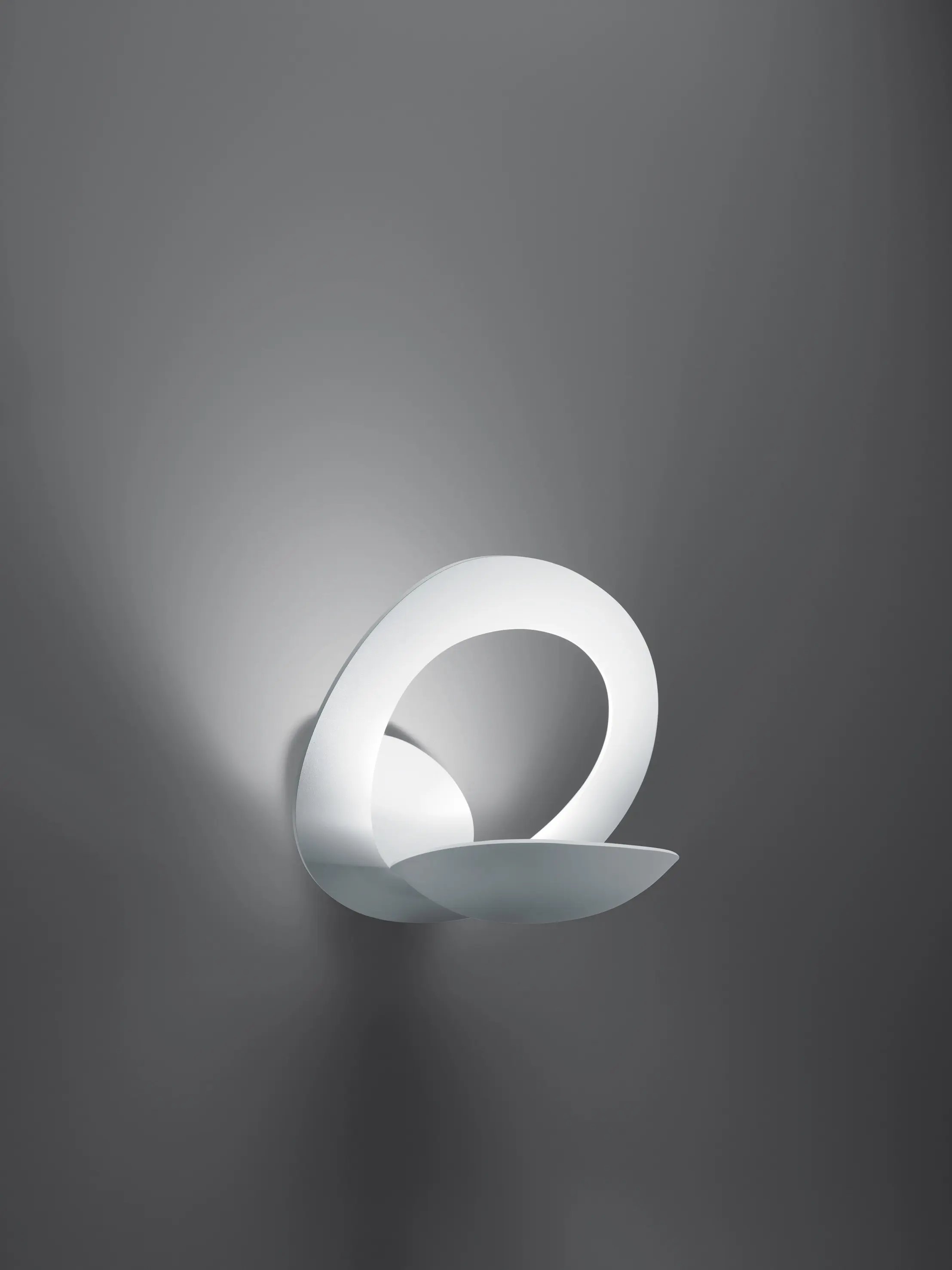 Artemide - Pirce Wall