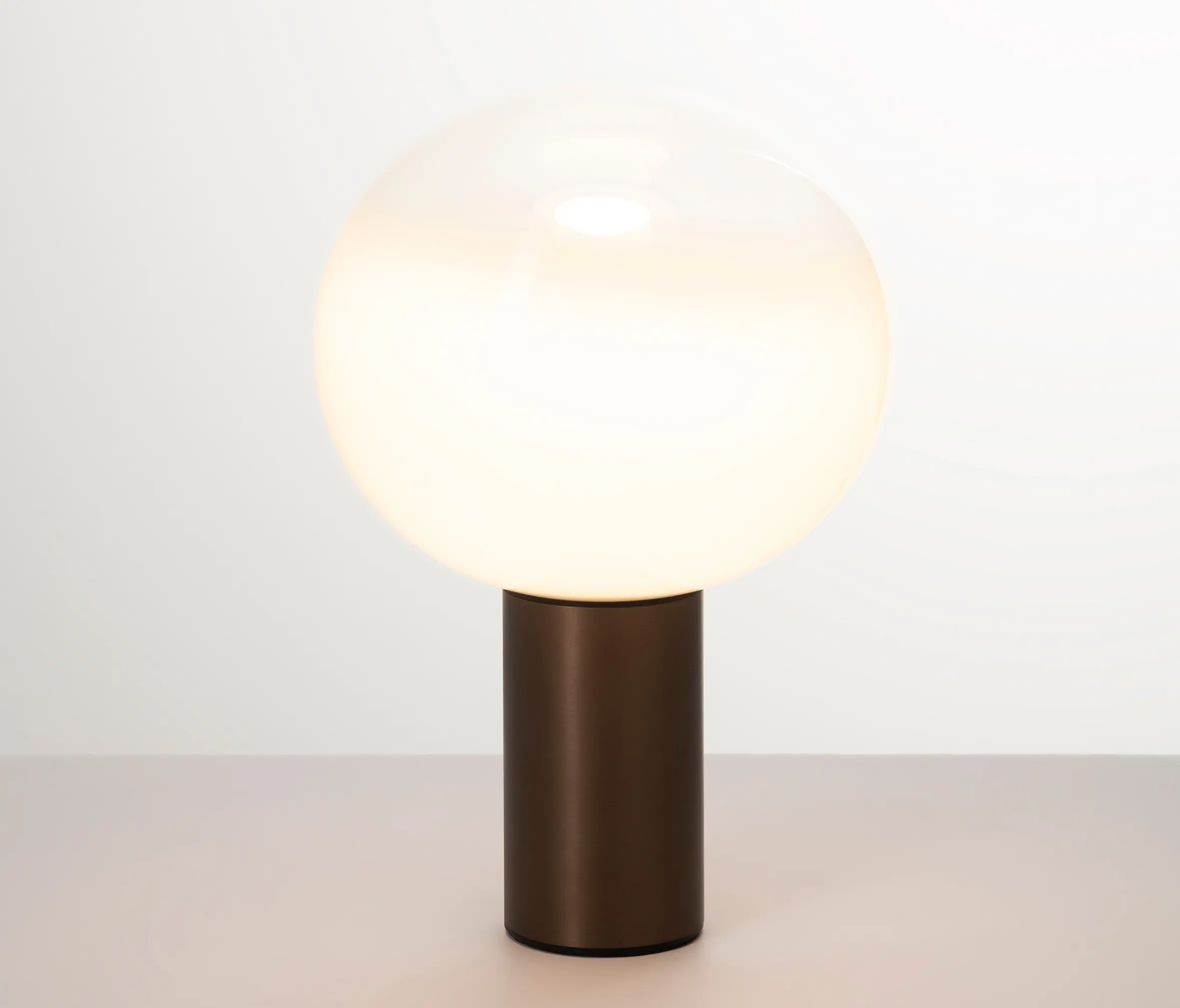 Artemide - Laguna 26 Table