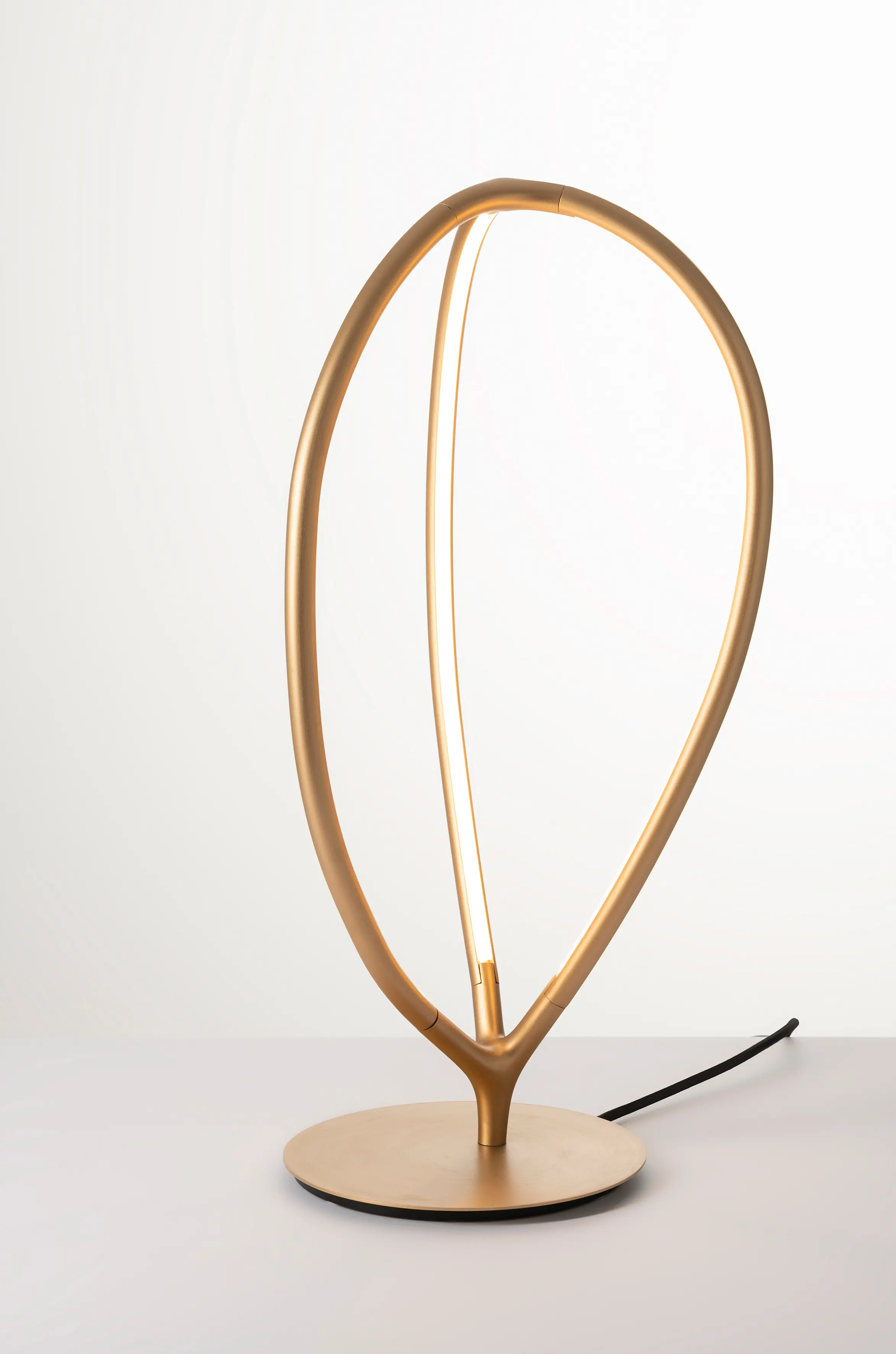 Artemide - Arrival Table