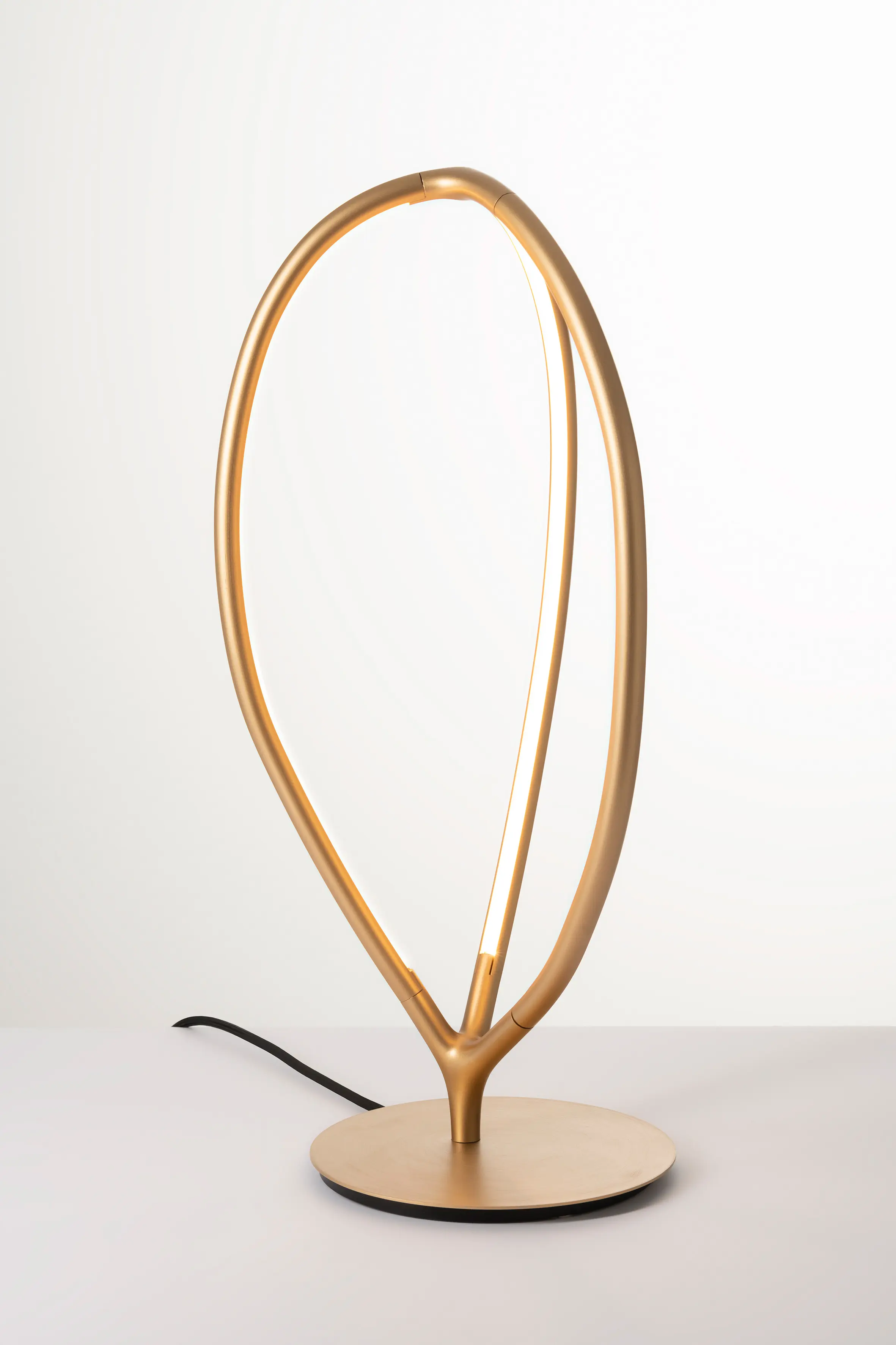Artemide - Arrival Table