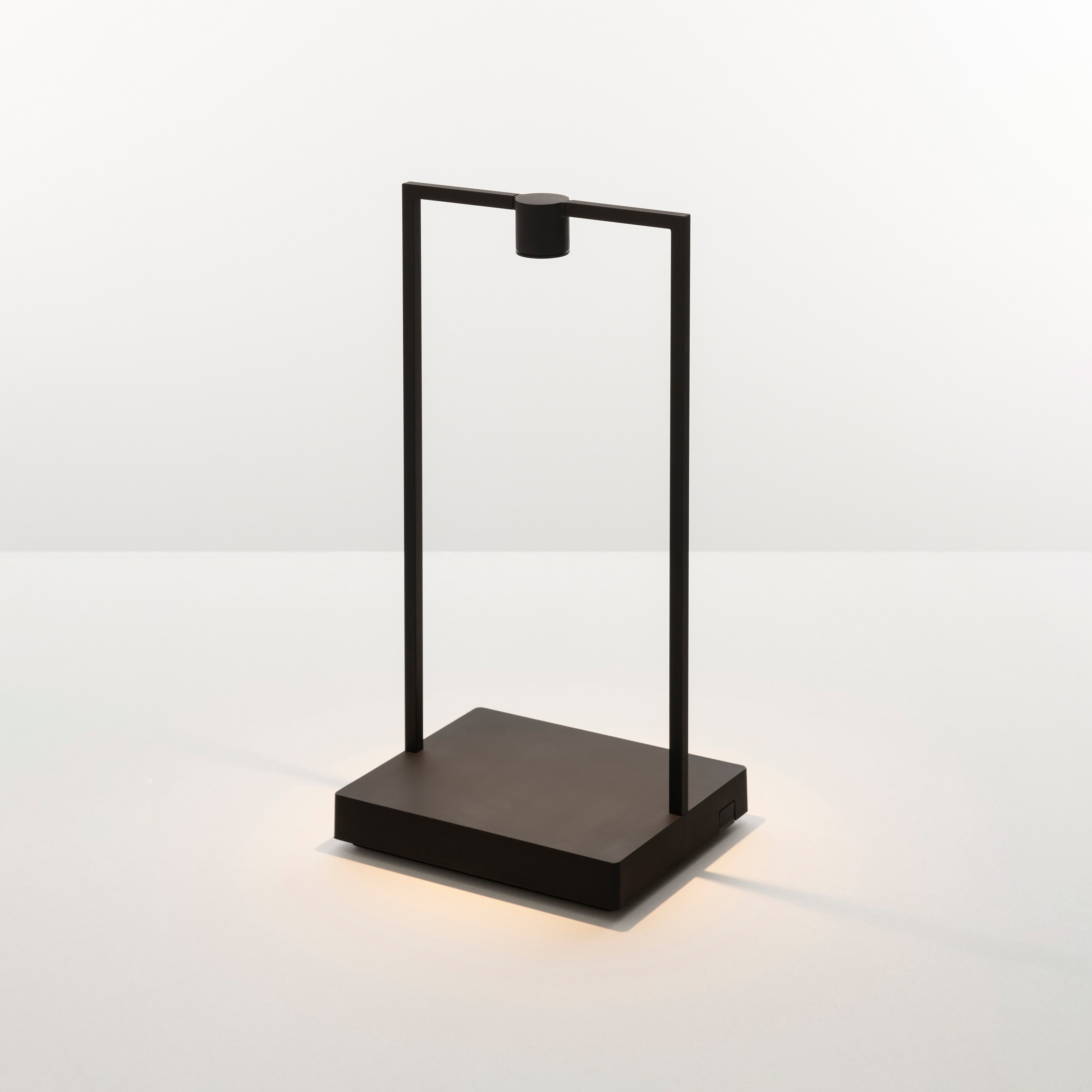 Display product Curiosity 36 from manufacturer Artemide