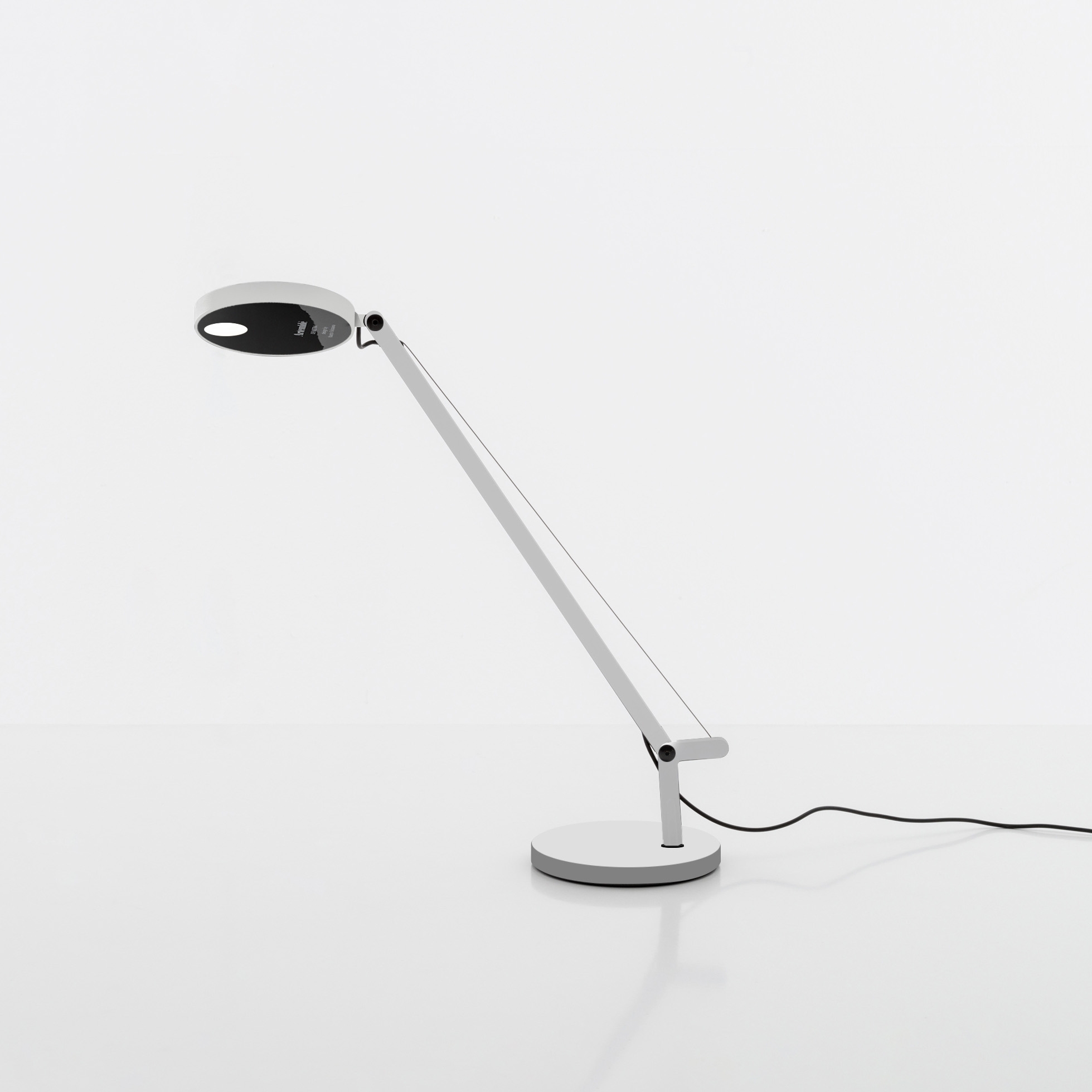 Demetra Micro Table