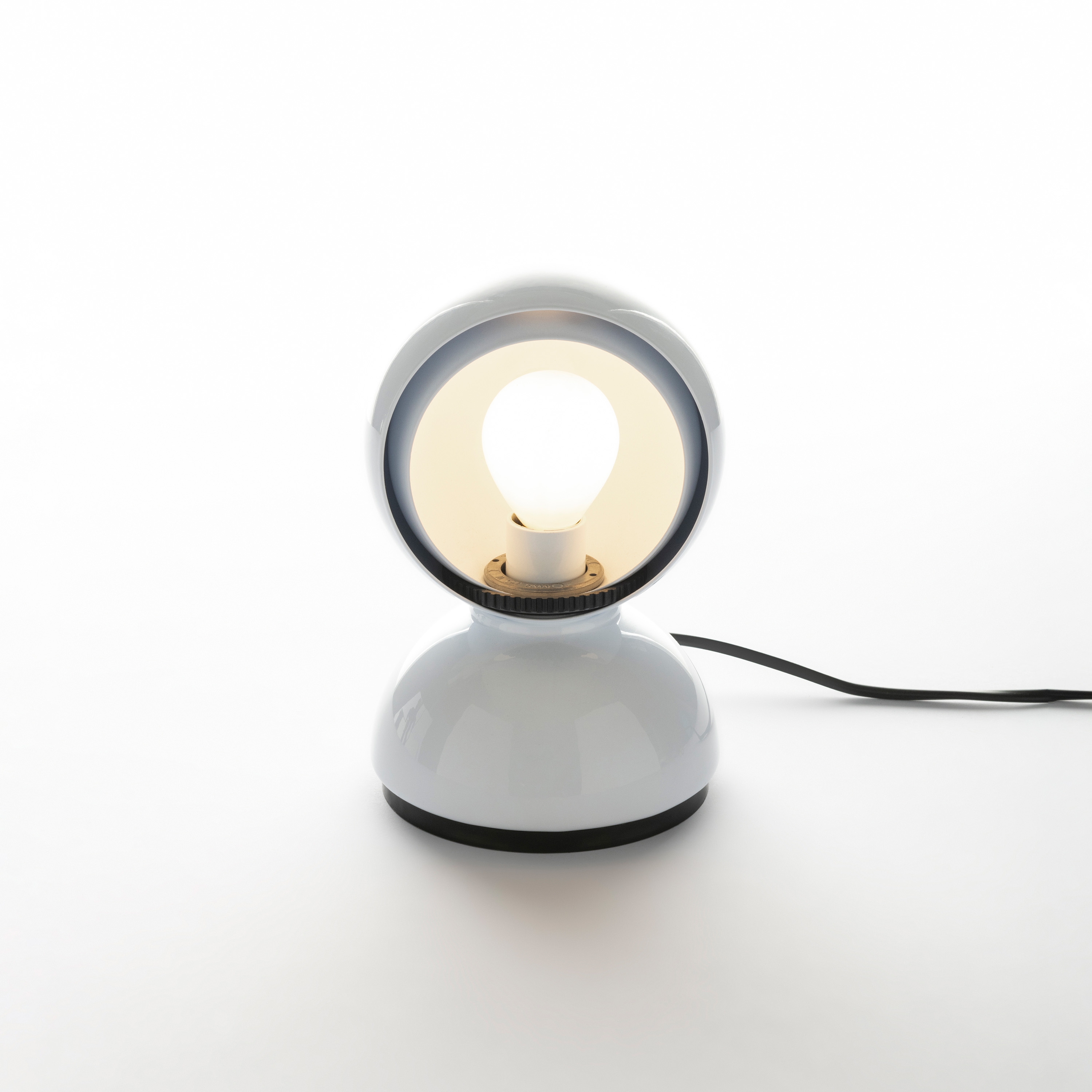 Display product Eclisse from manufacturer Artemide