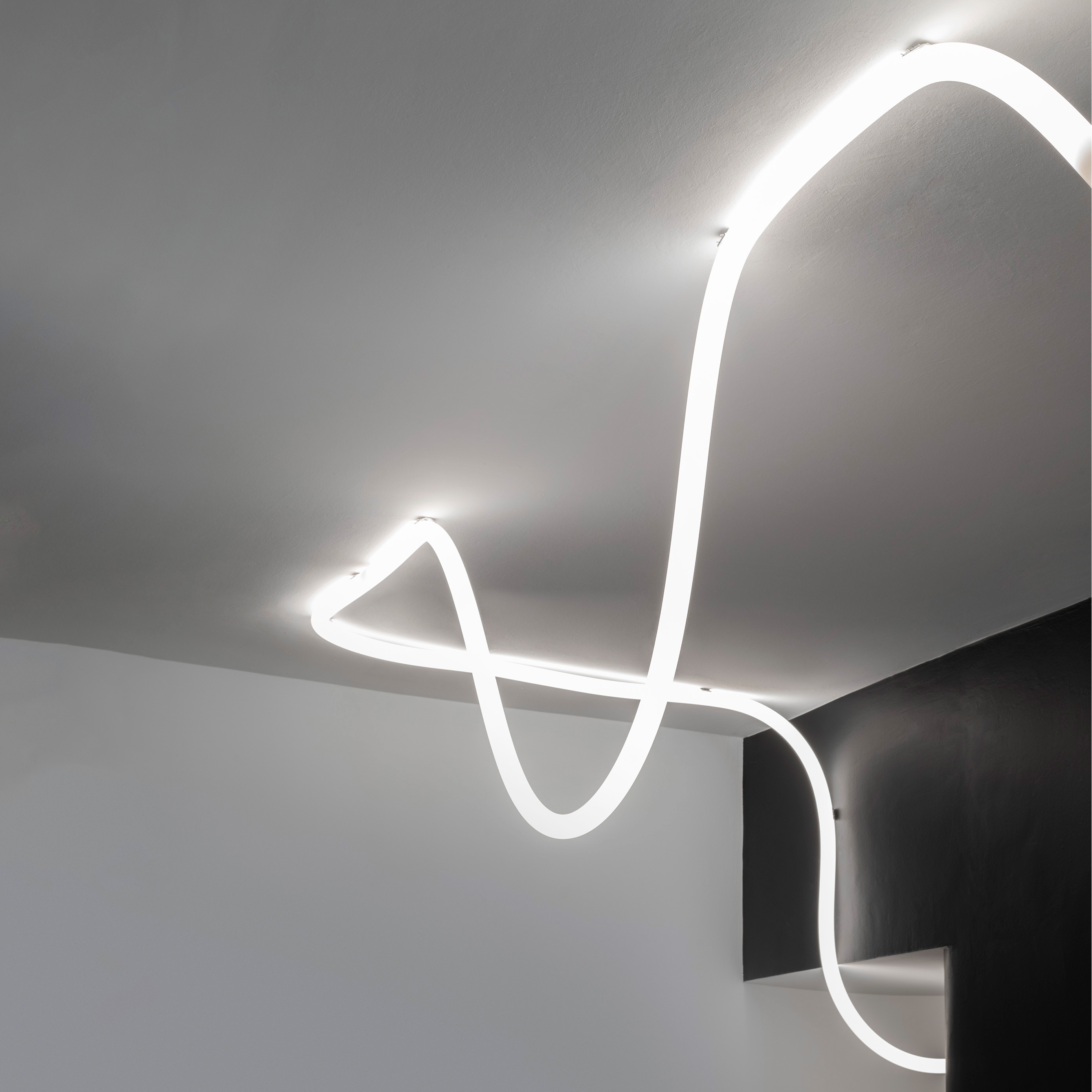 Vertoon produk La Linea van vervaardiger Artemide