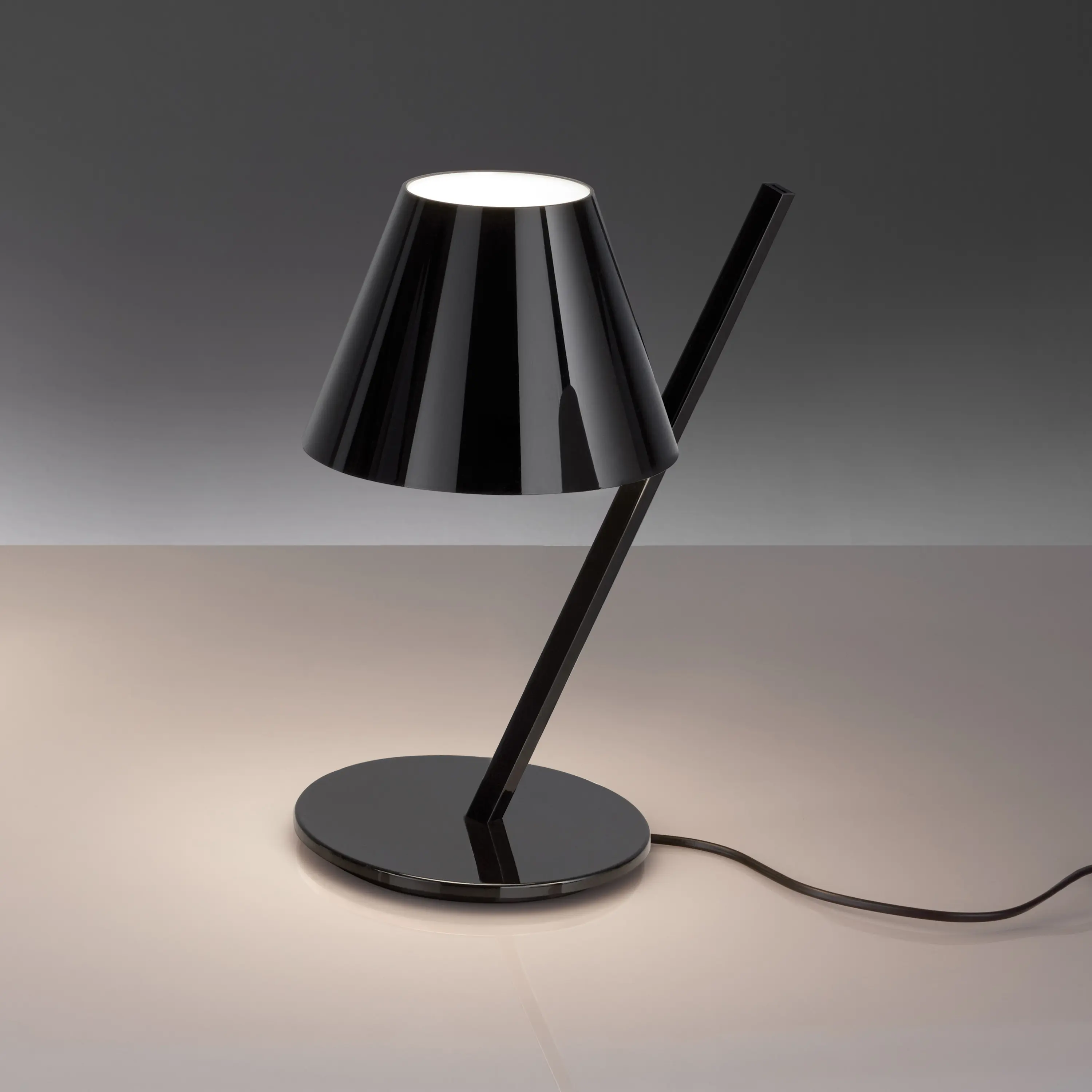 Artemide - La Petite Table