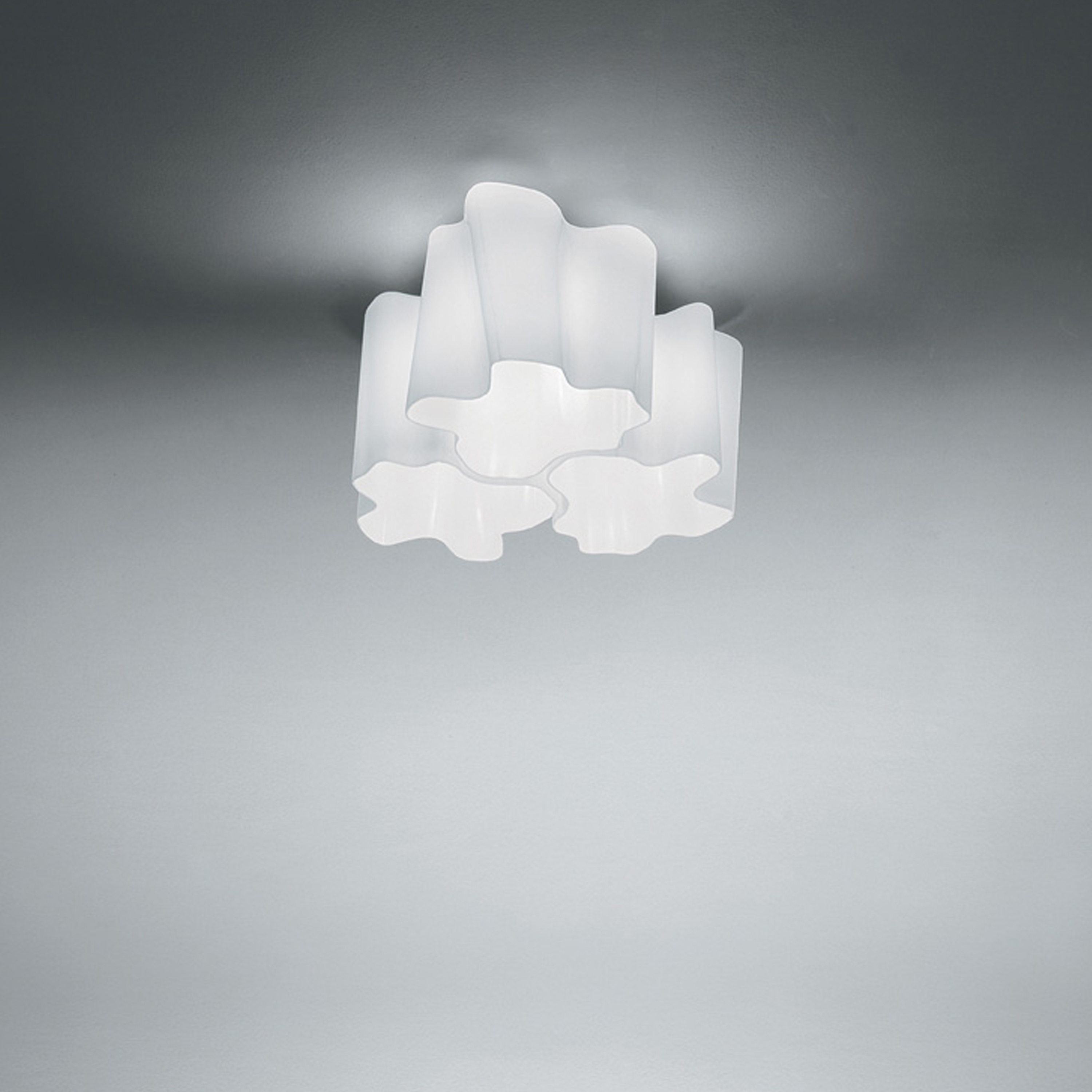 Display product Logico Micro Ceiling 3x120° from manufacturer Artemide