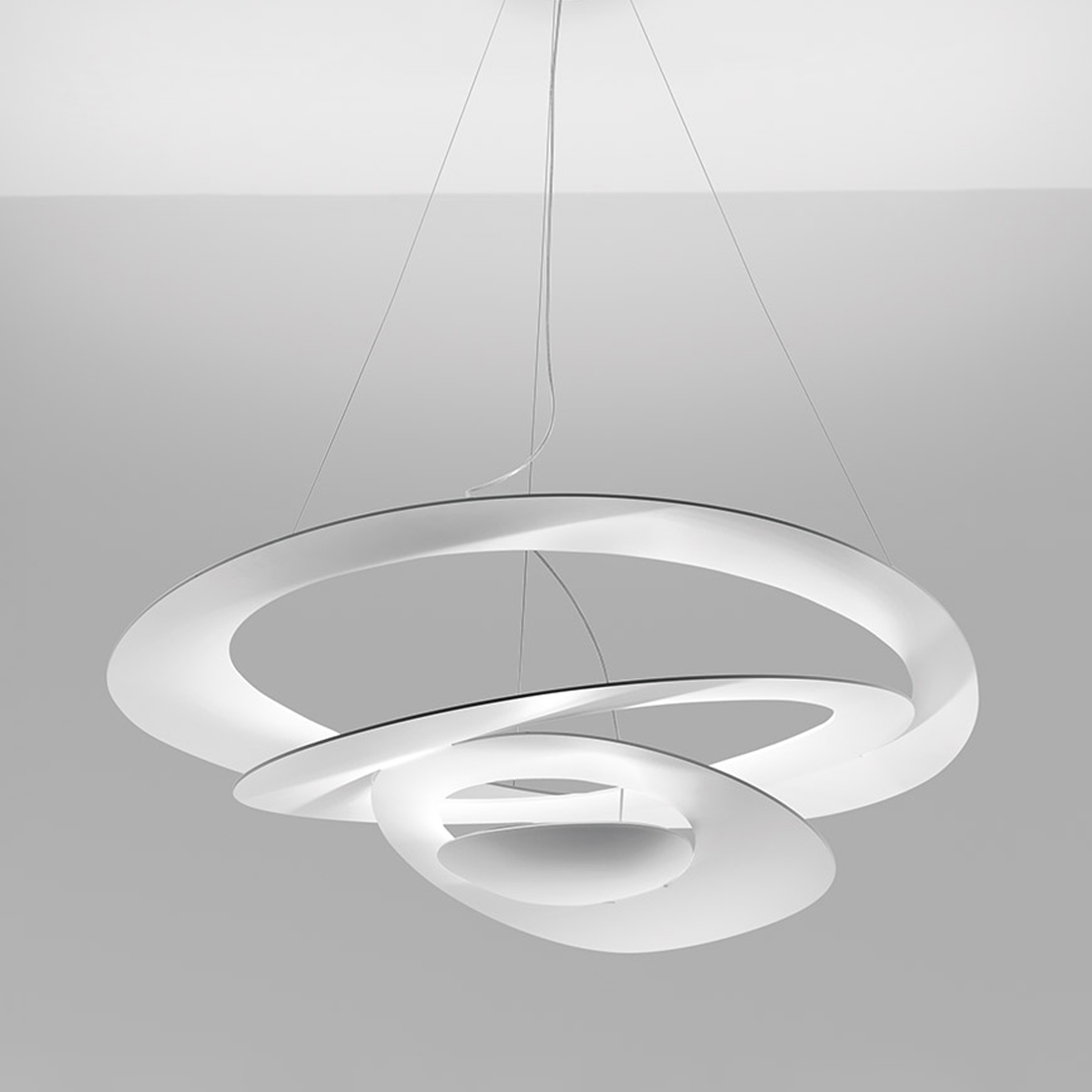 Display product Pirce Suspension from manufacturer Artemide