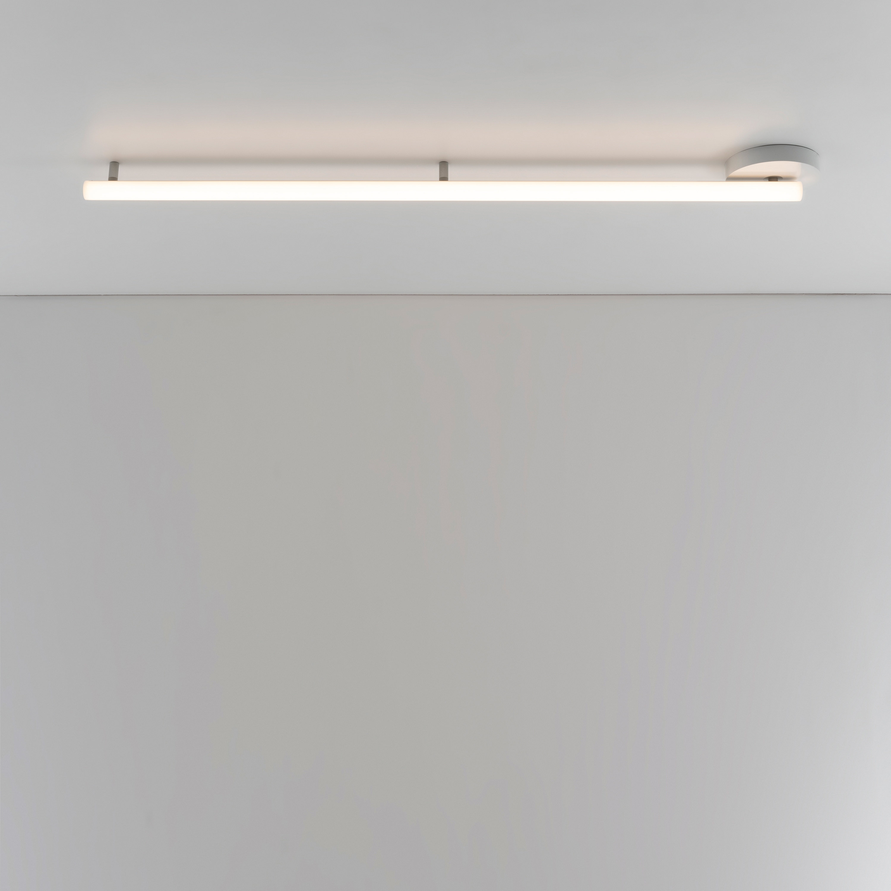 Mostrar el producto Alphabet of Light Linear 120 Wall/Ceiling del fabricante Artemide