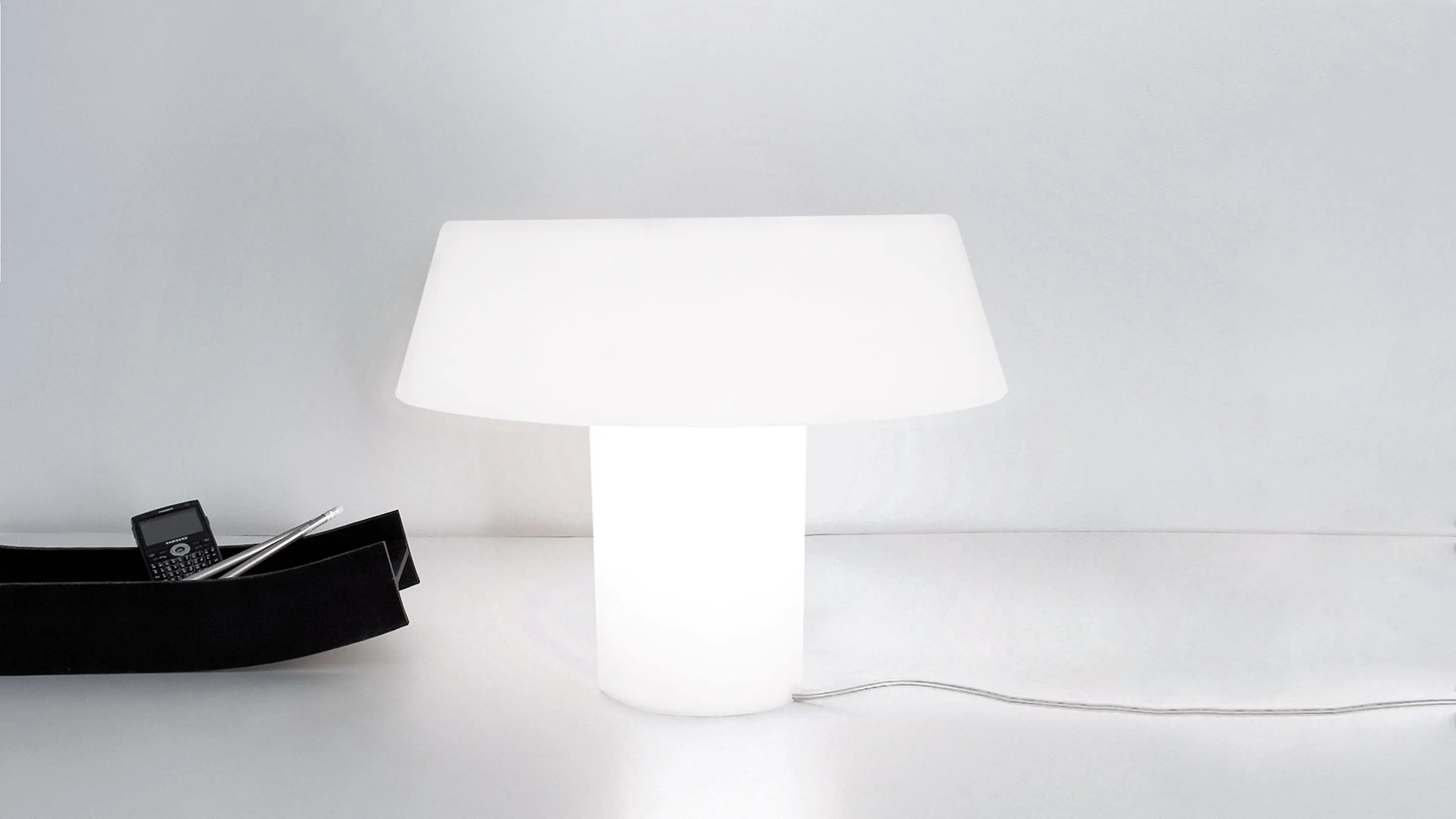Artemide - Amami Table