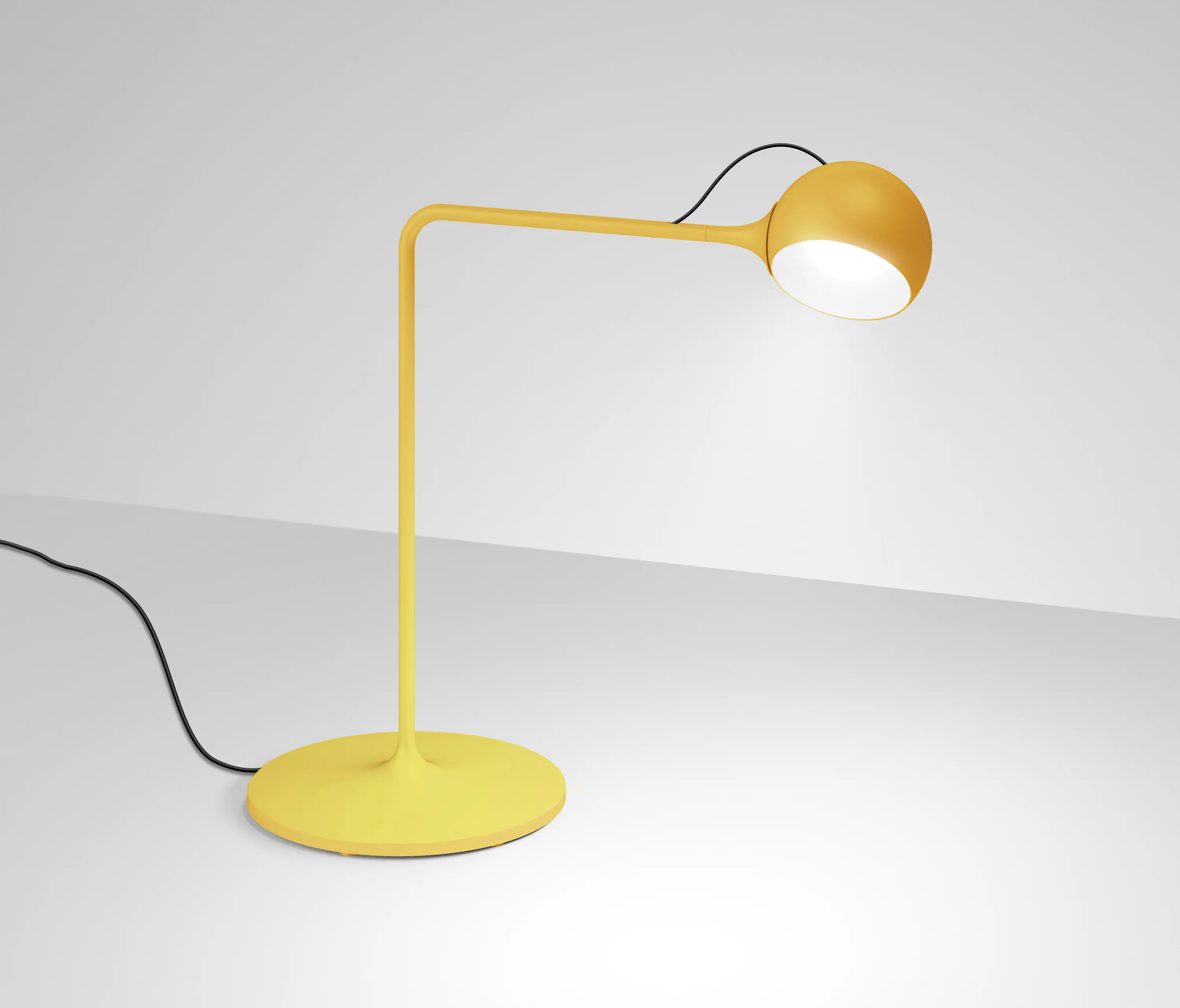 Artemide - Ixa Table
