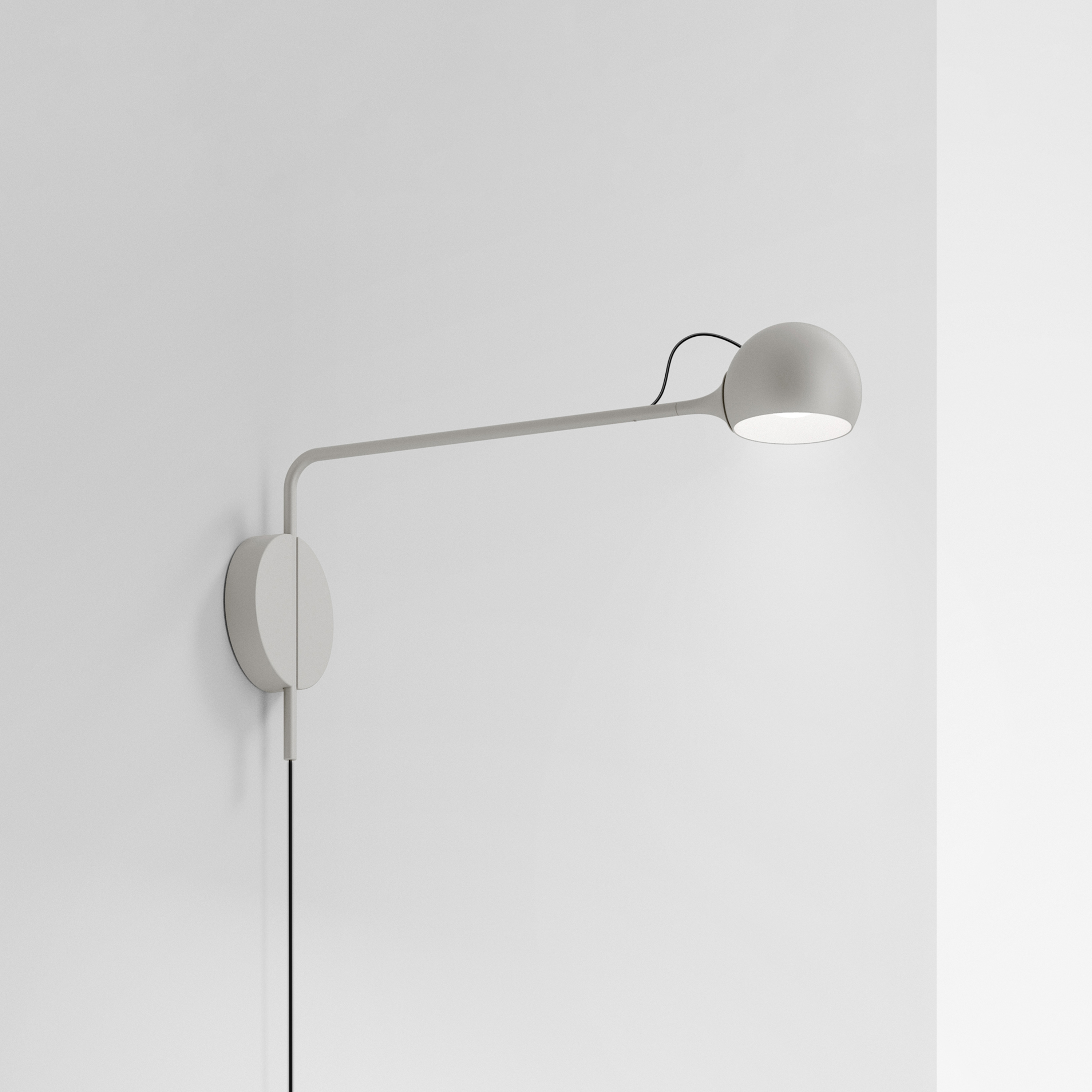 Ixa Wall Plug