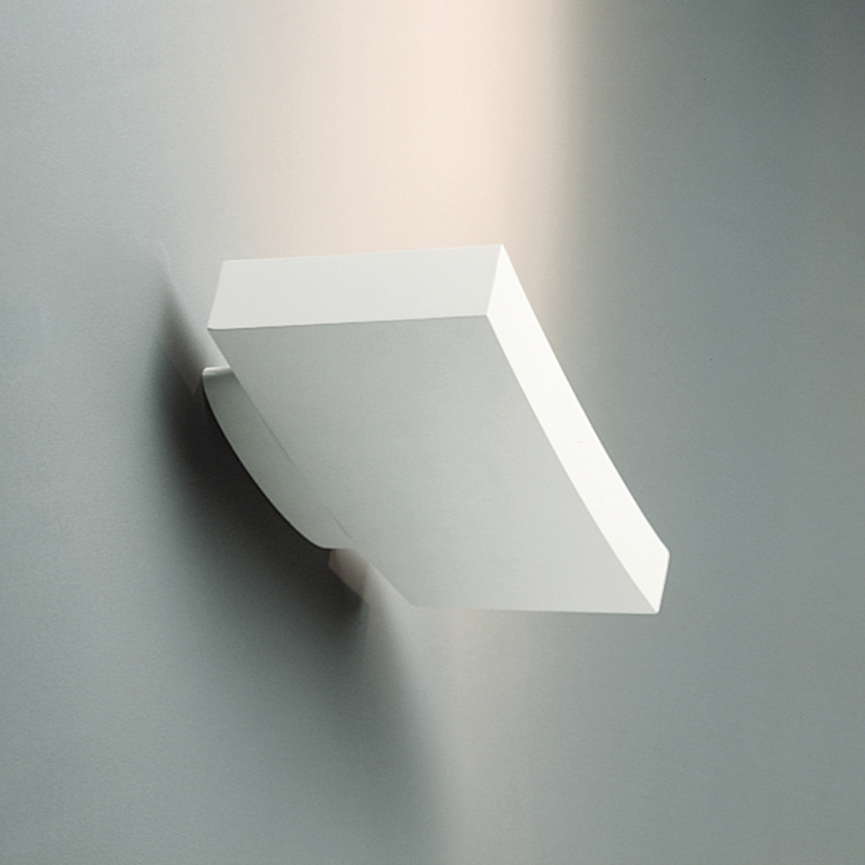 Display product Surf Wall from manufacturer Artemide