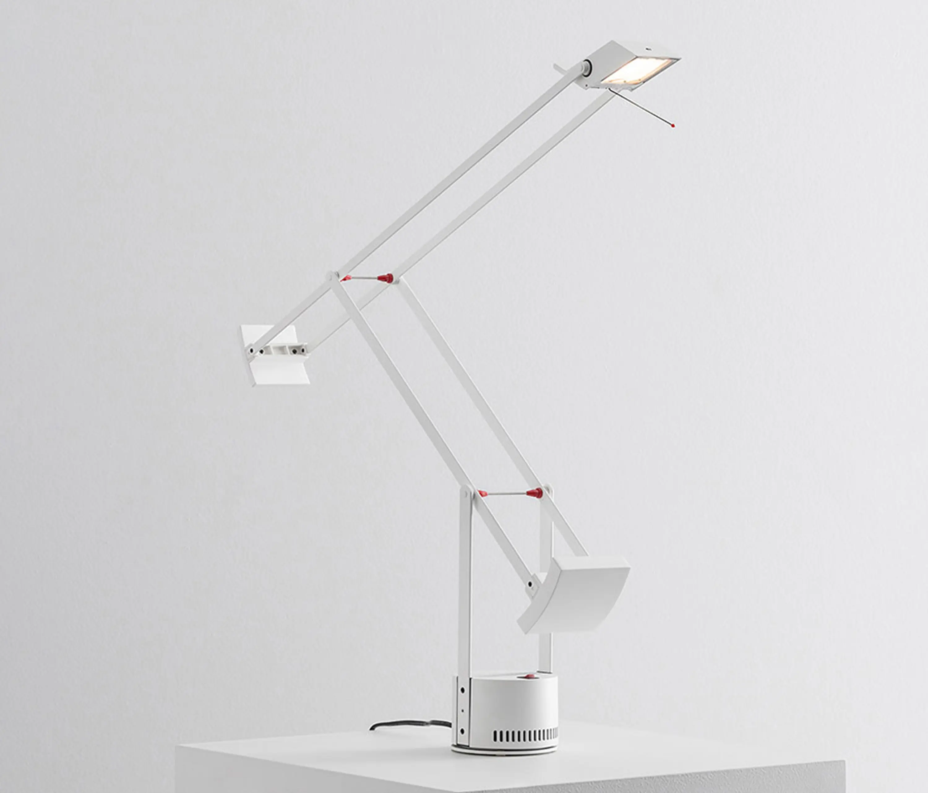 Artemide - Tizio Table