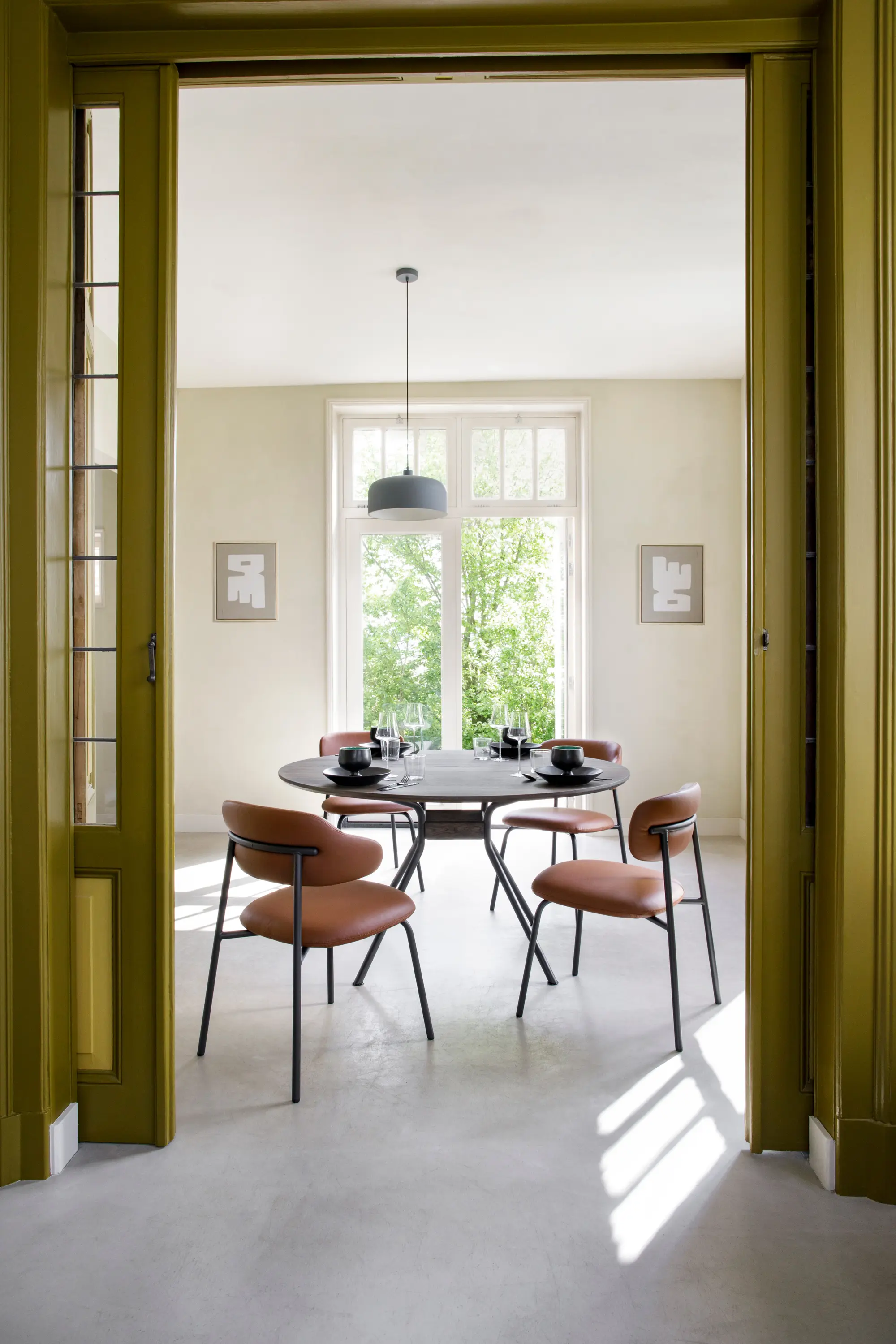 Artifort - Aloa | With Armrests