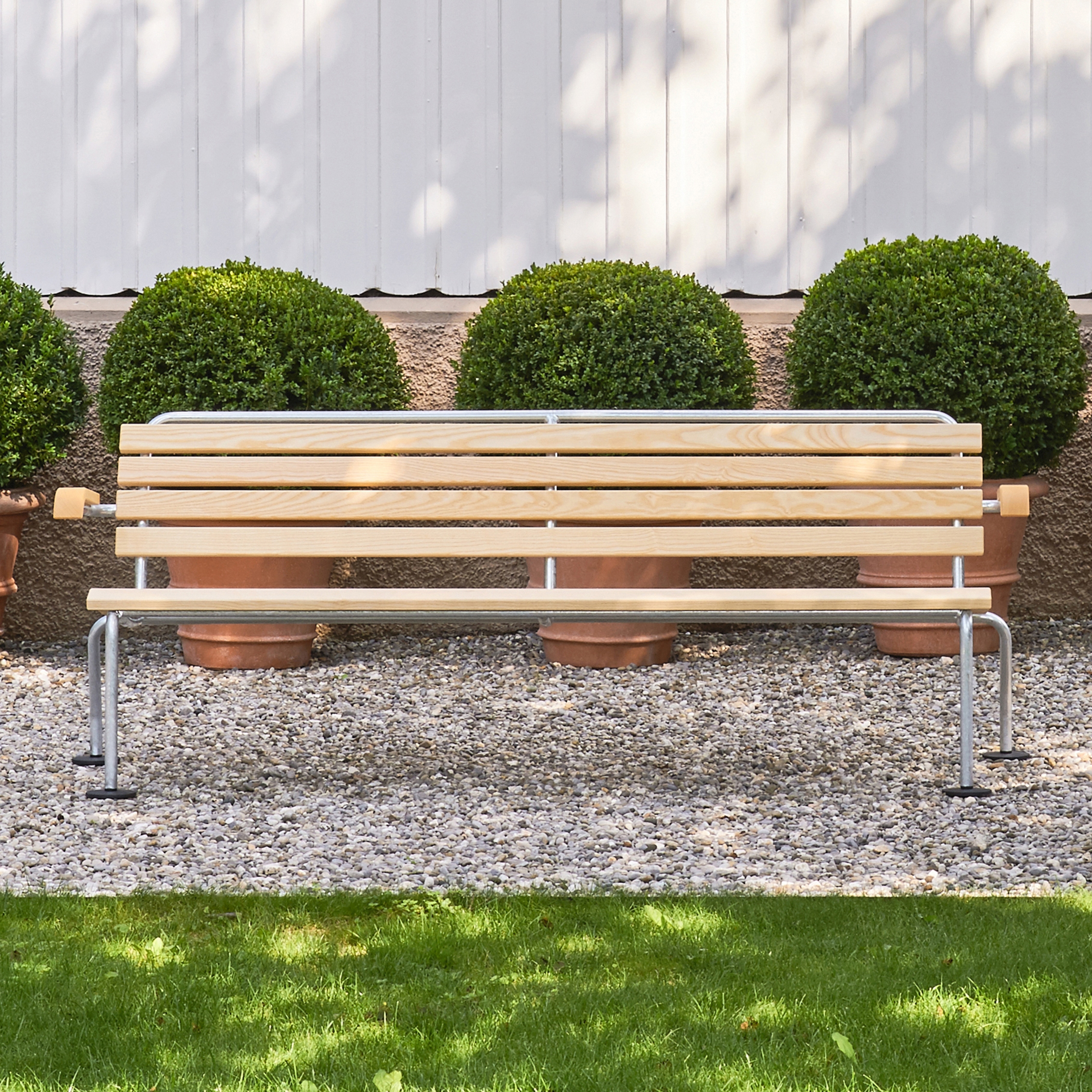 Display product The garden bench from manufacturer Atelier Alinea