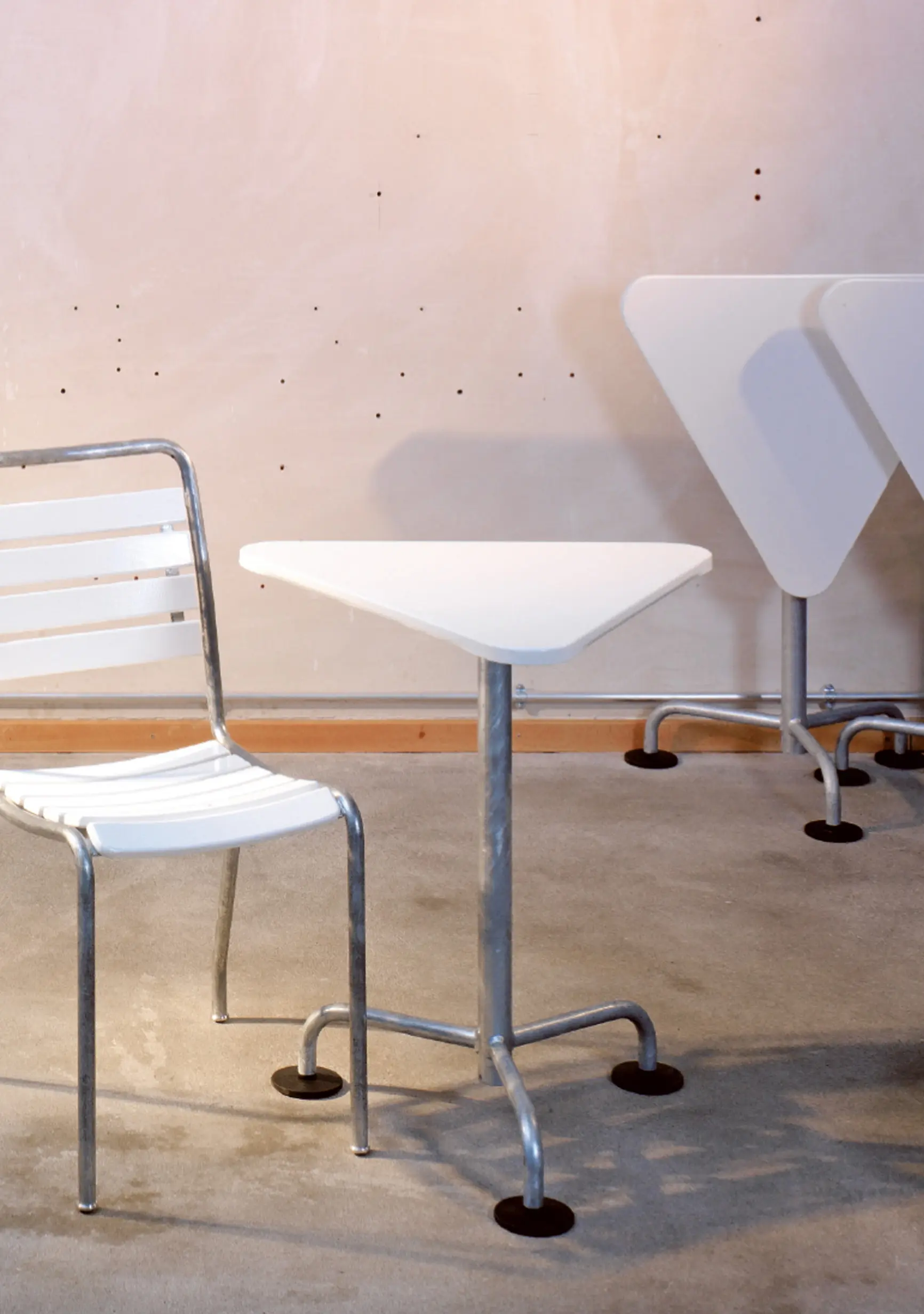 Atelier Alinea - The triangular garden table