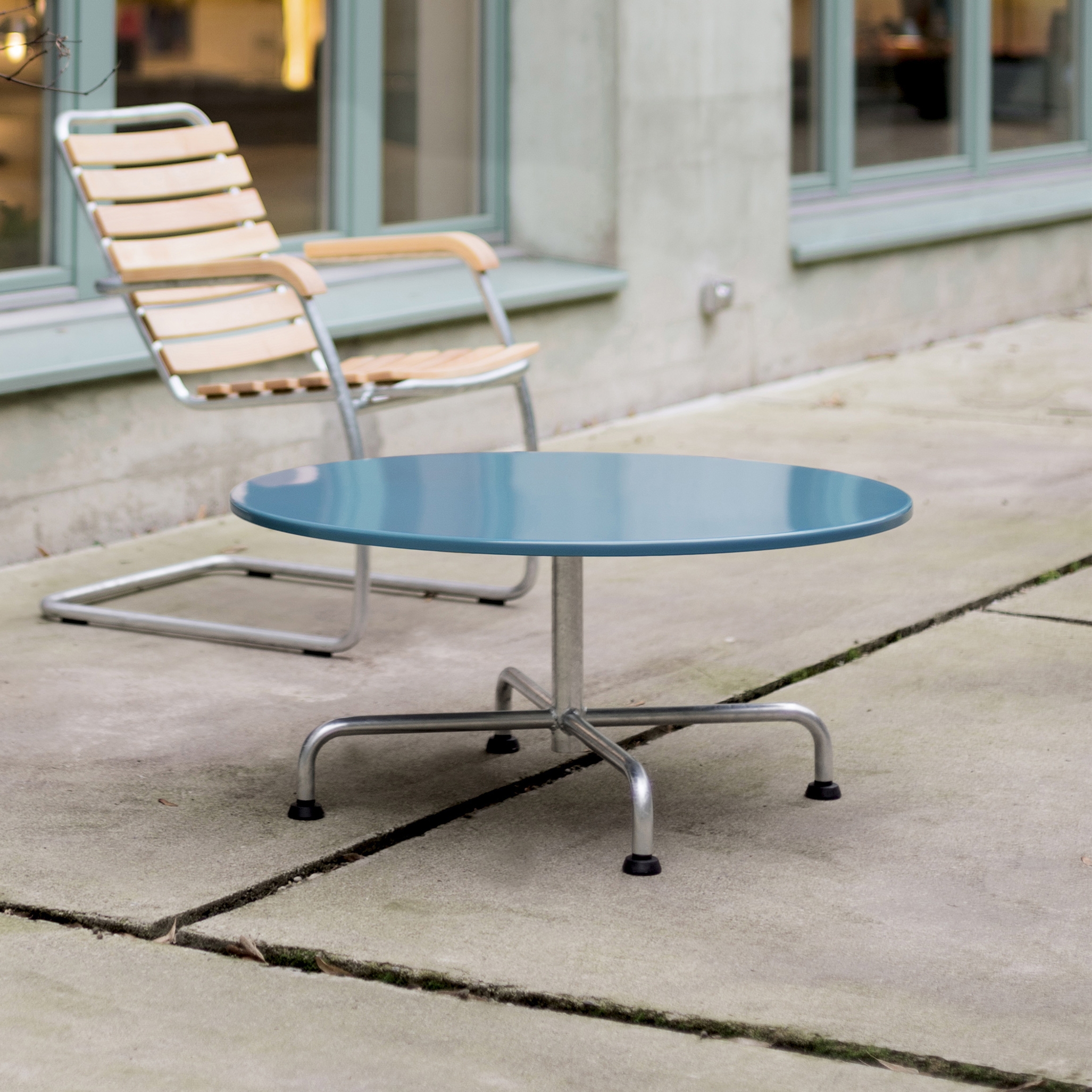 Lounge table