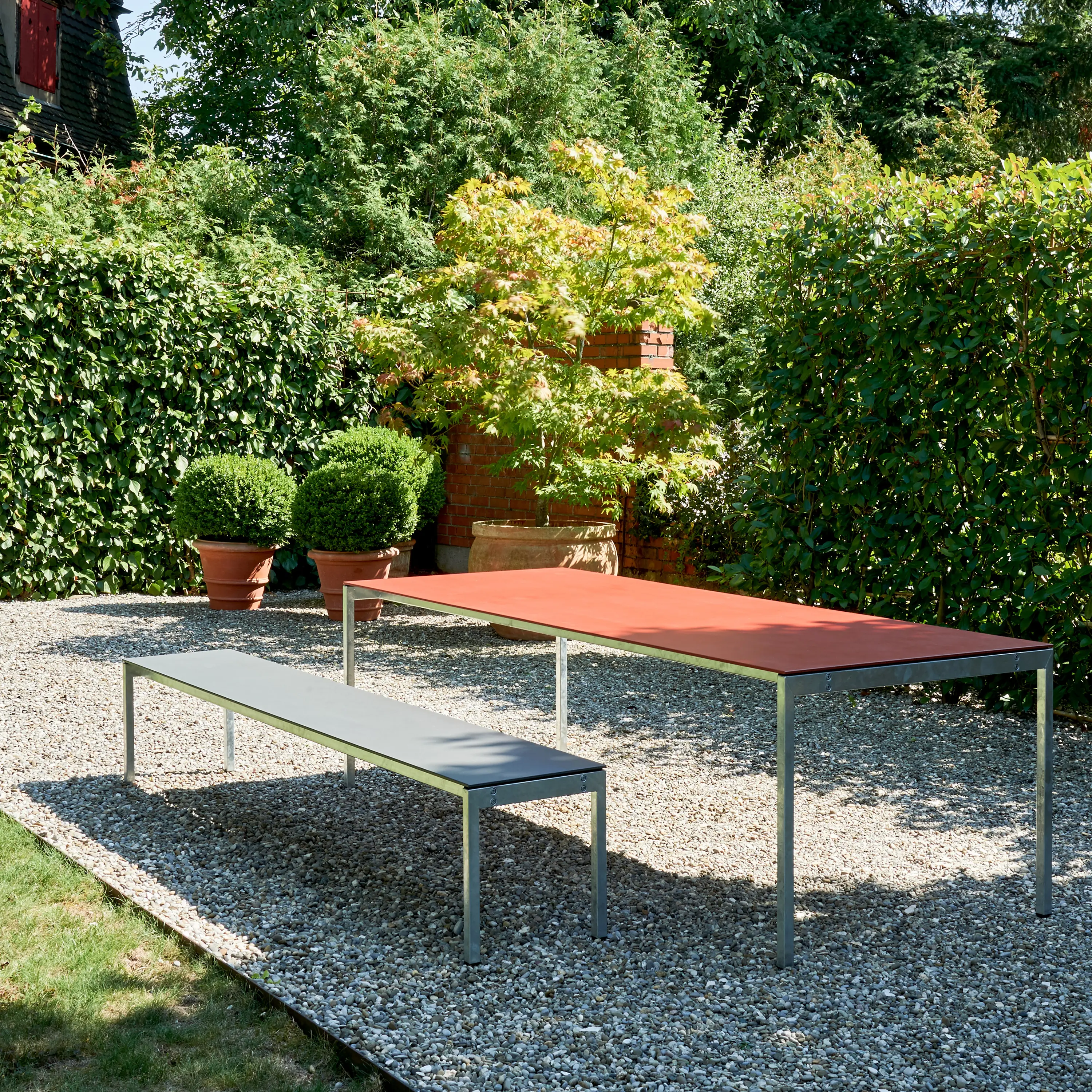 Atelier Alinea - The Thesis garden table