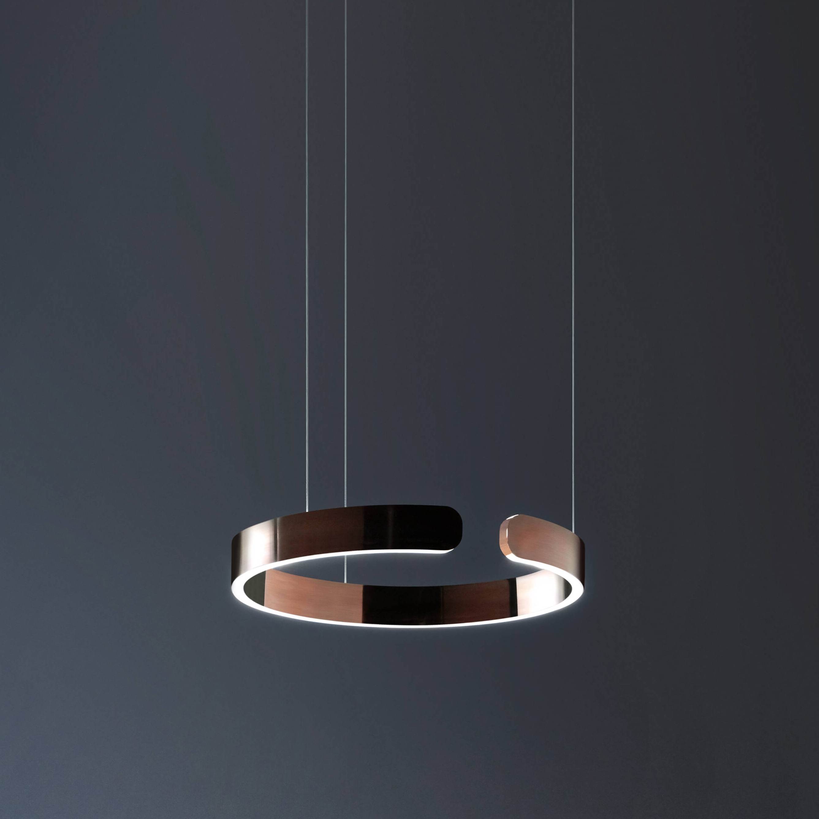 Display product Mito sospeso from manufacturer Occhio