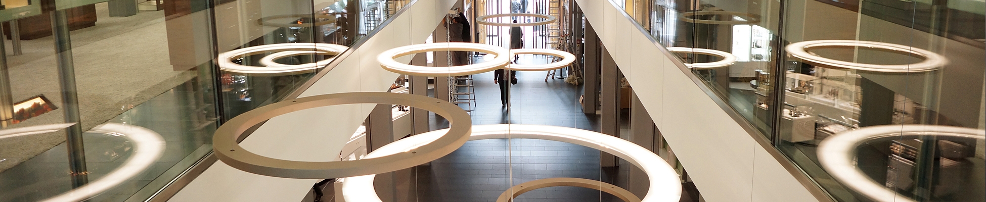 Discover the world of manufacturer Ayal Rosin