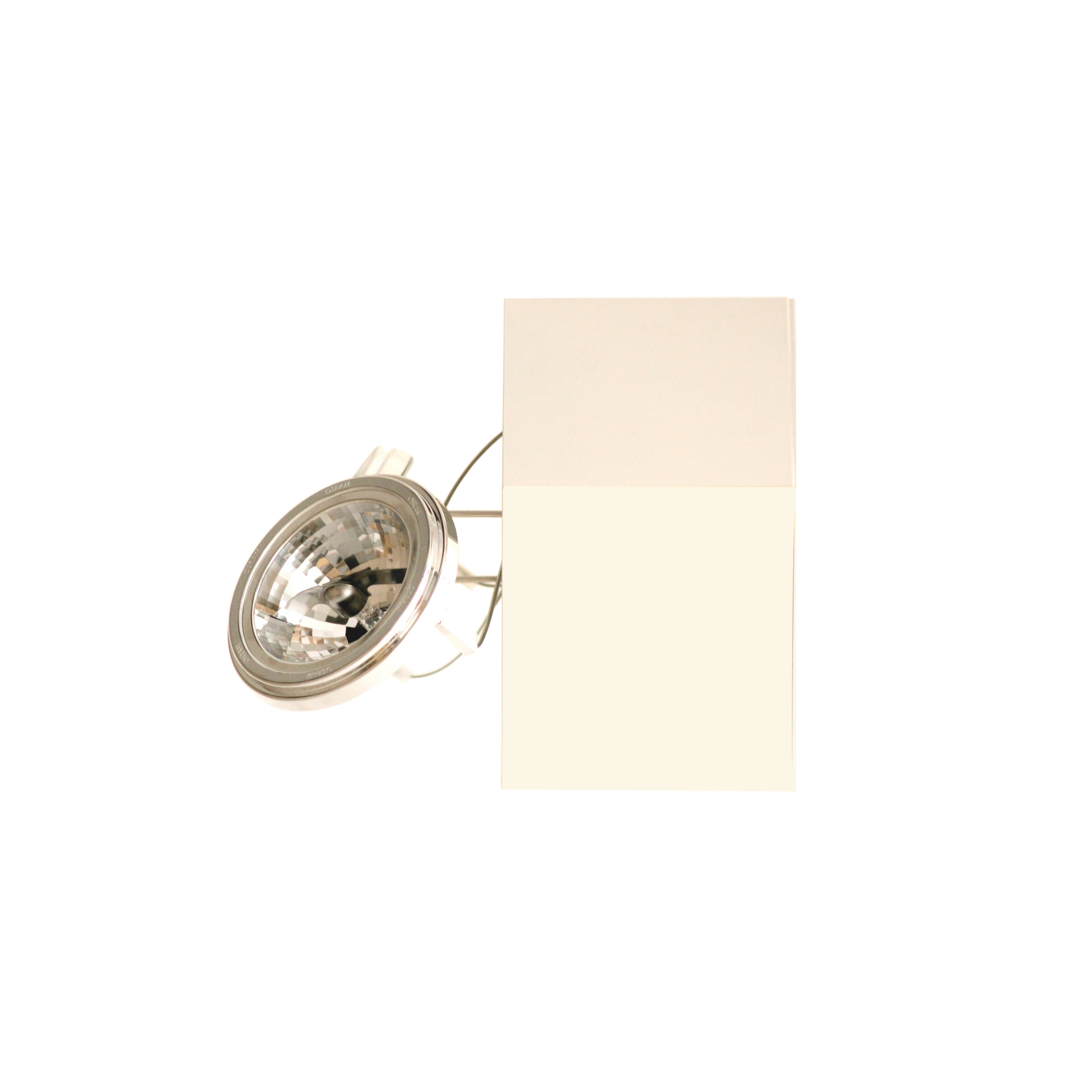 Display product Patri OS wall light from manufacturer Ayal Rosin