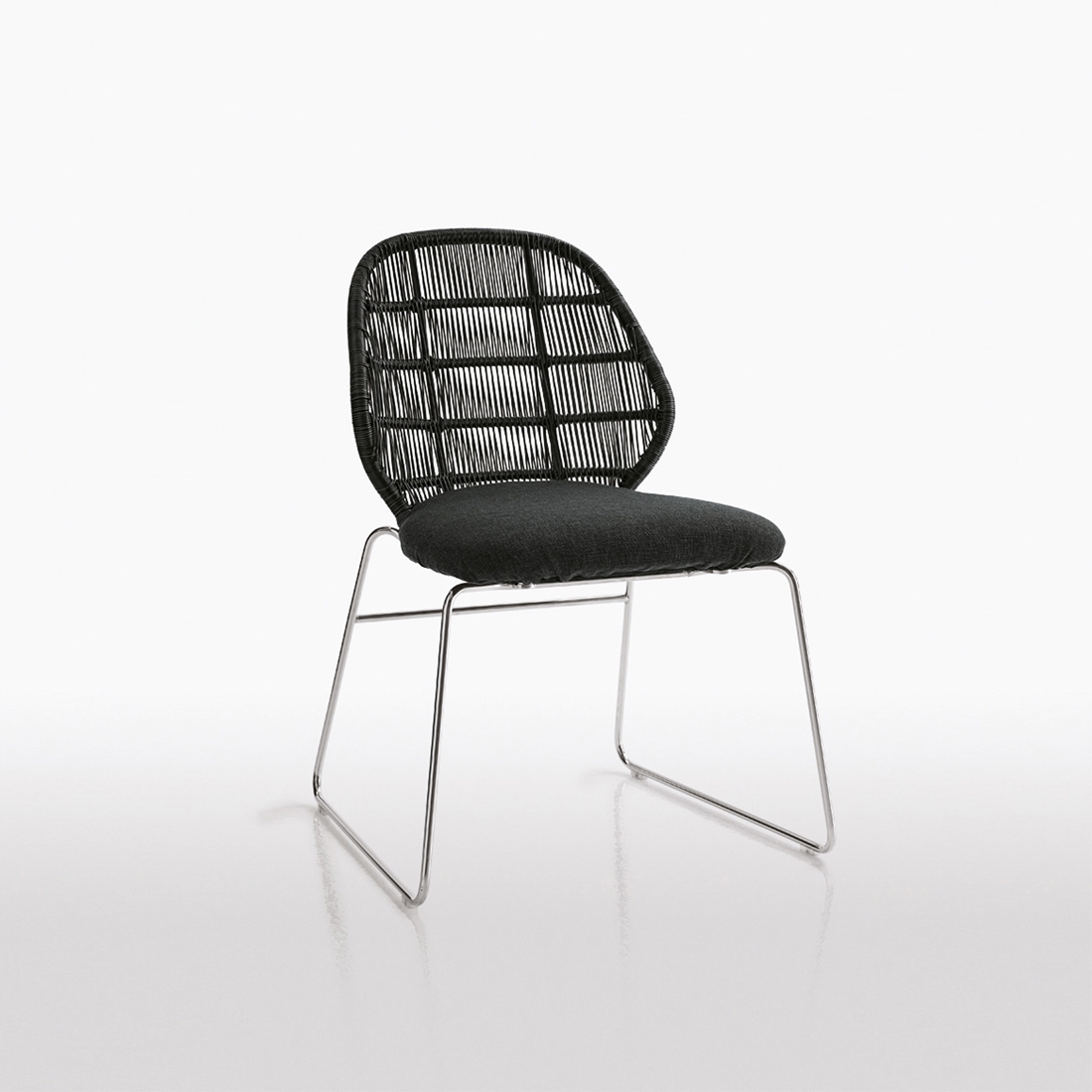 Display product Crinoline from manufacturer B&B Italia