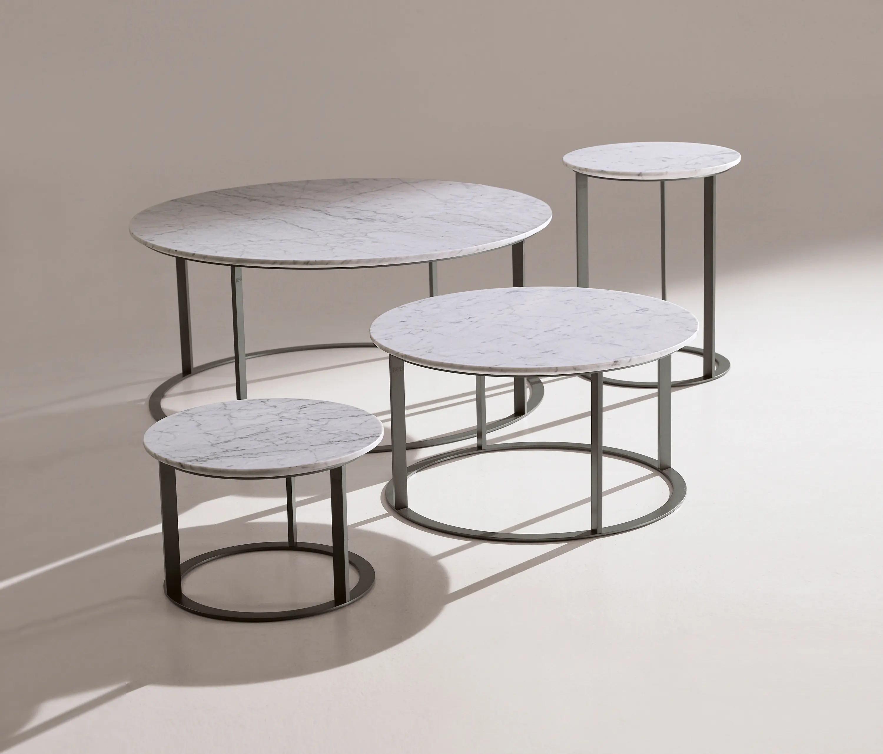 【極美品】 B&B italia Mera SMALL TABLES MERA - Coffee tables from B&B Italia | Architonic