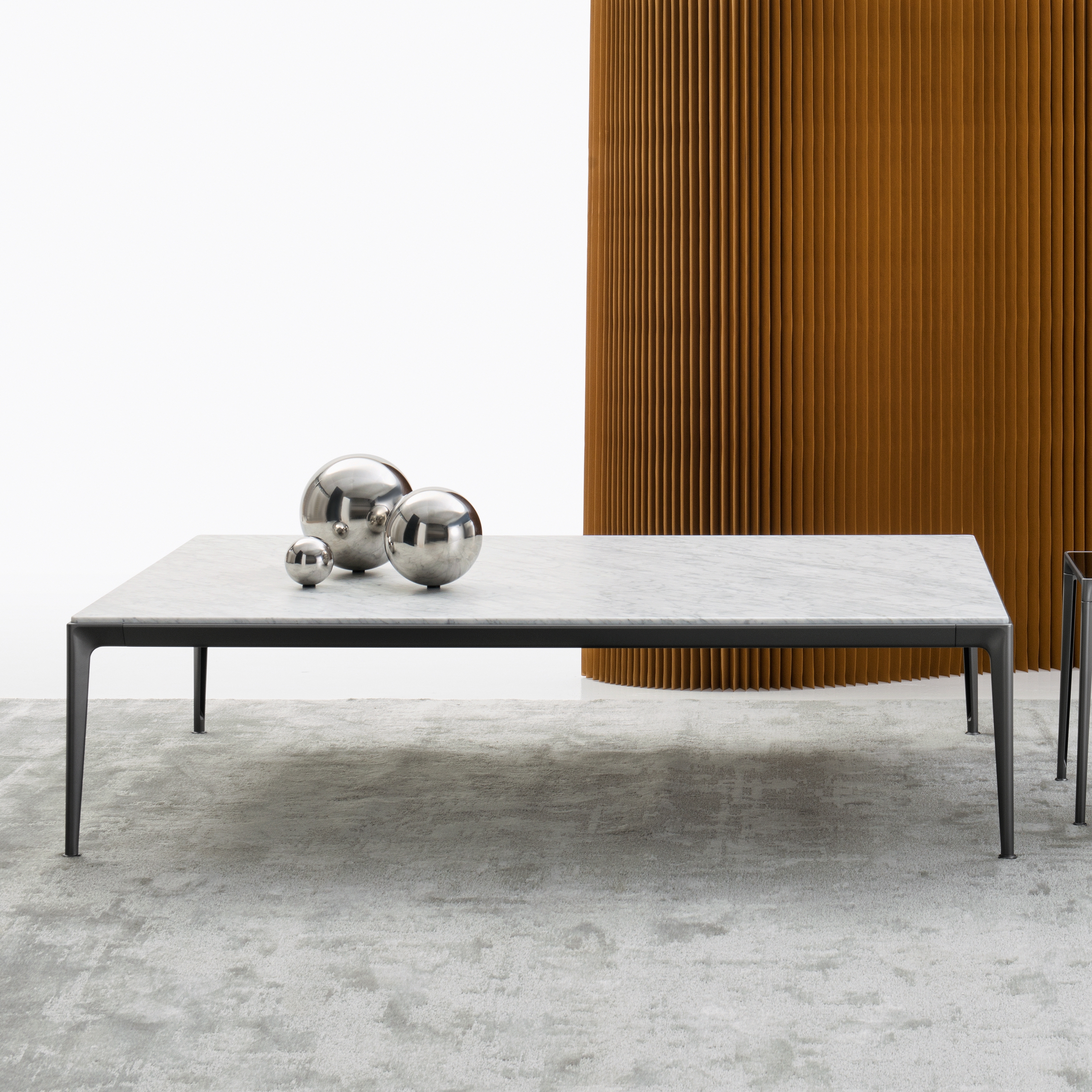 Display product Mirto Low table from manufacturer B&B Italia