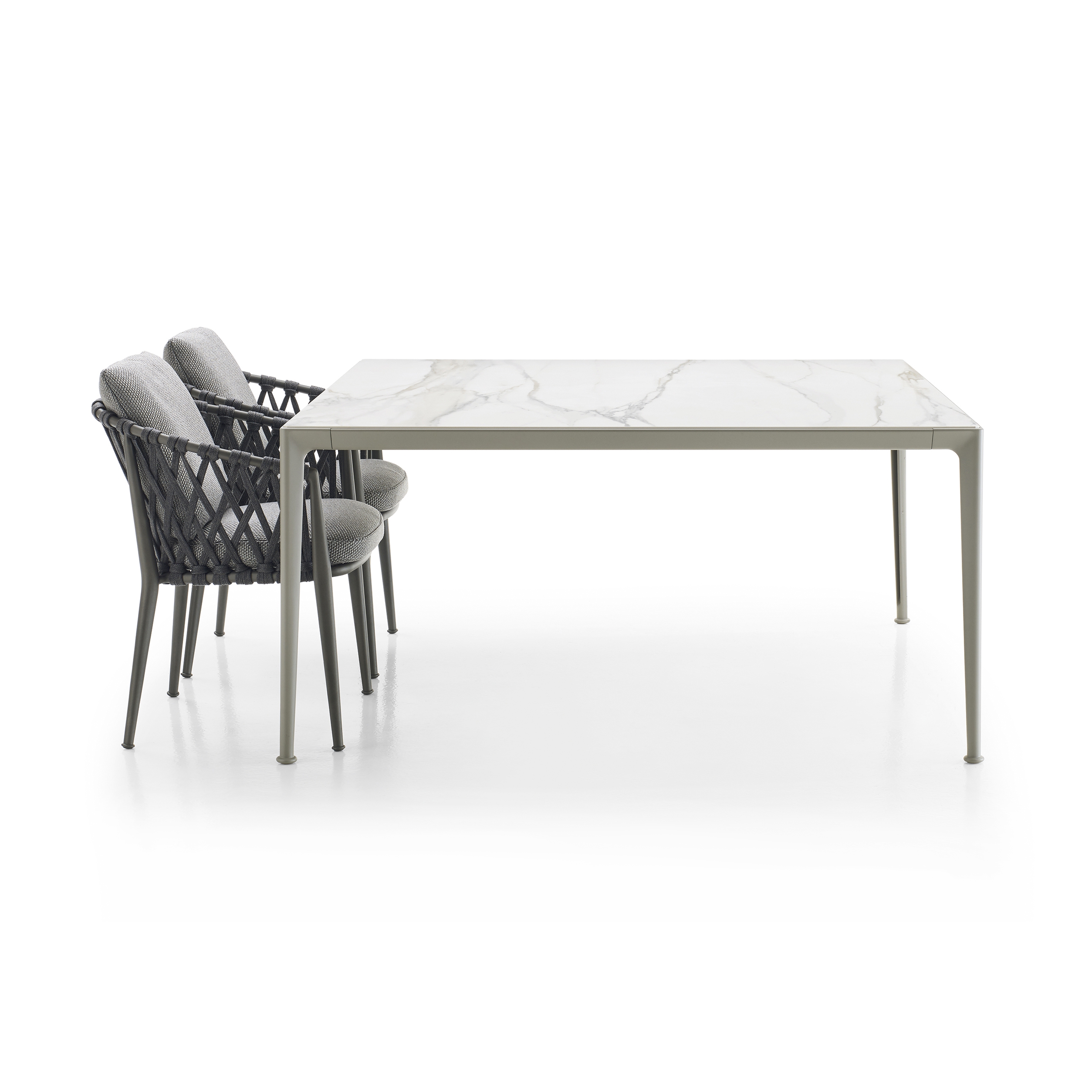 Display product Mirto Outdoor from manufacturer B&B Italia