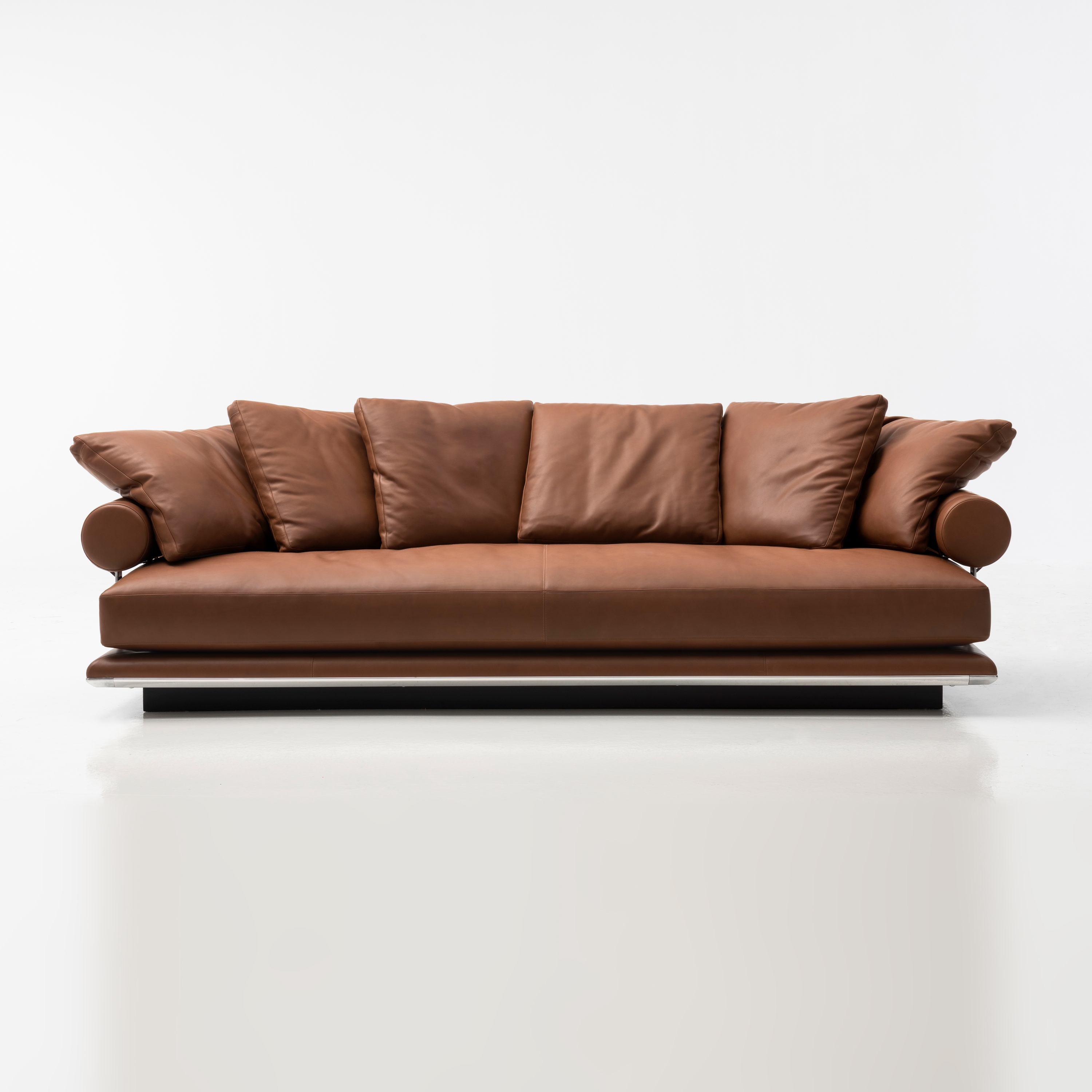 Display product Noonu from manufacturer B&B Italia