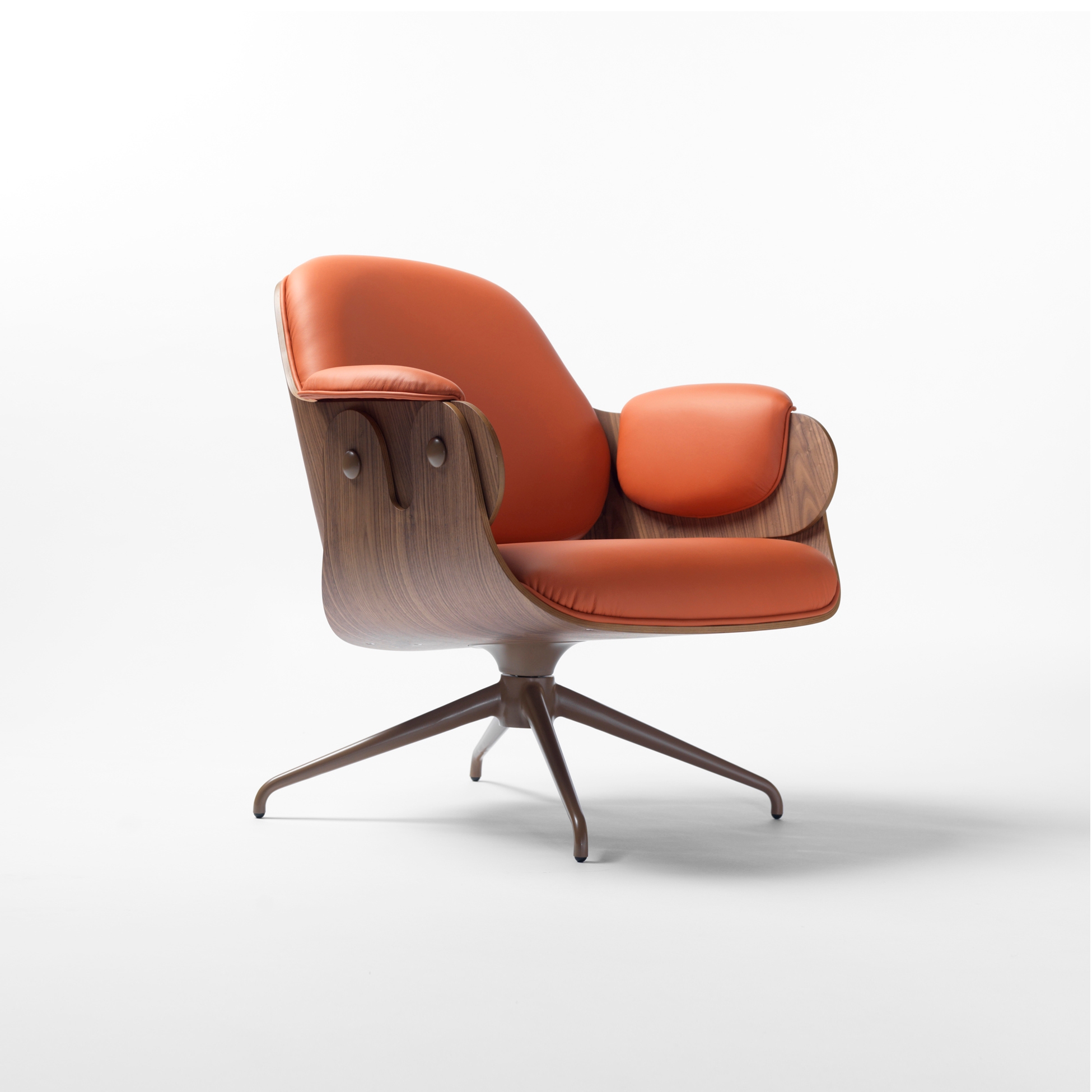 Mostra il prodotto Low Lounger Swivel del produttore BD Barcelona