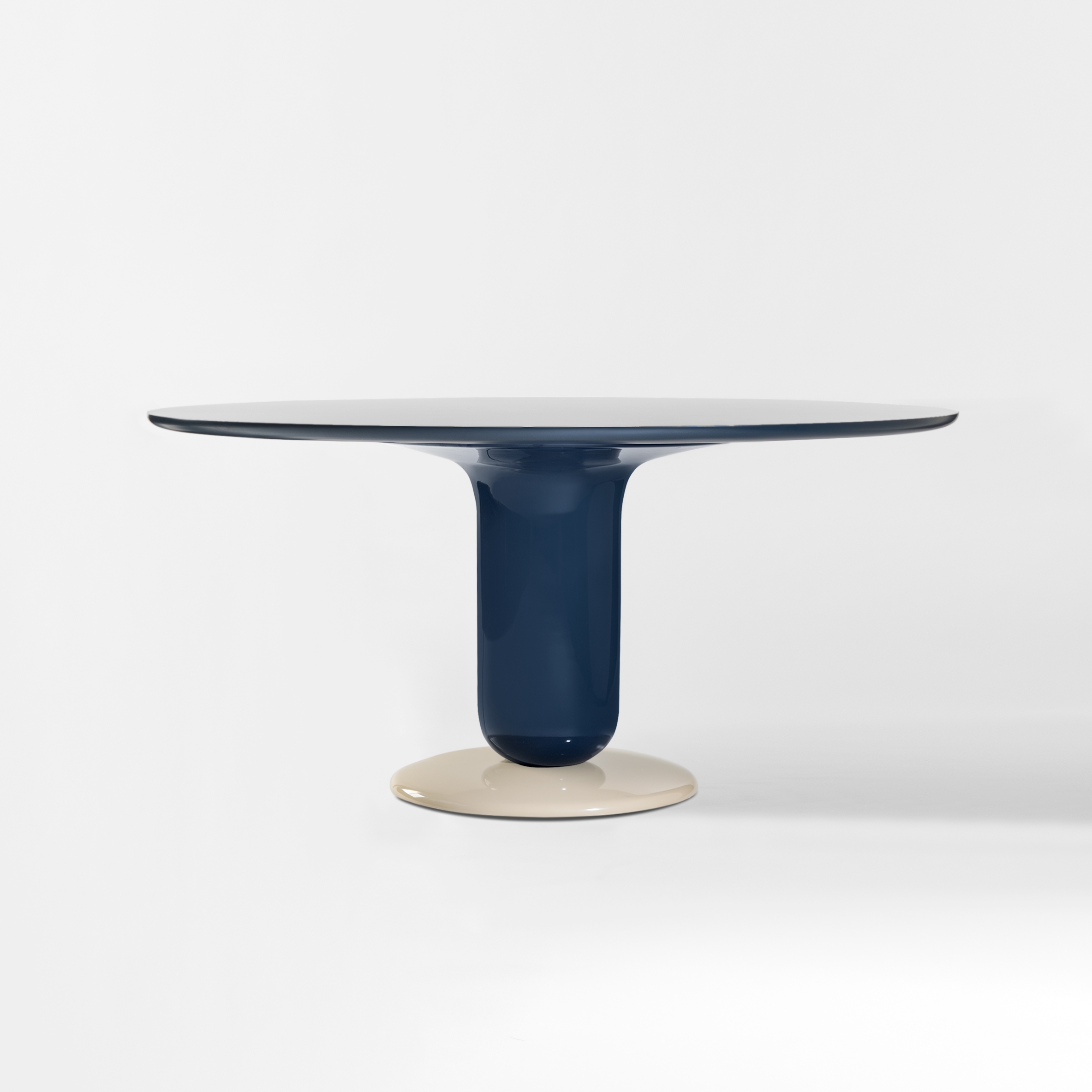 Explorer Dining table