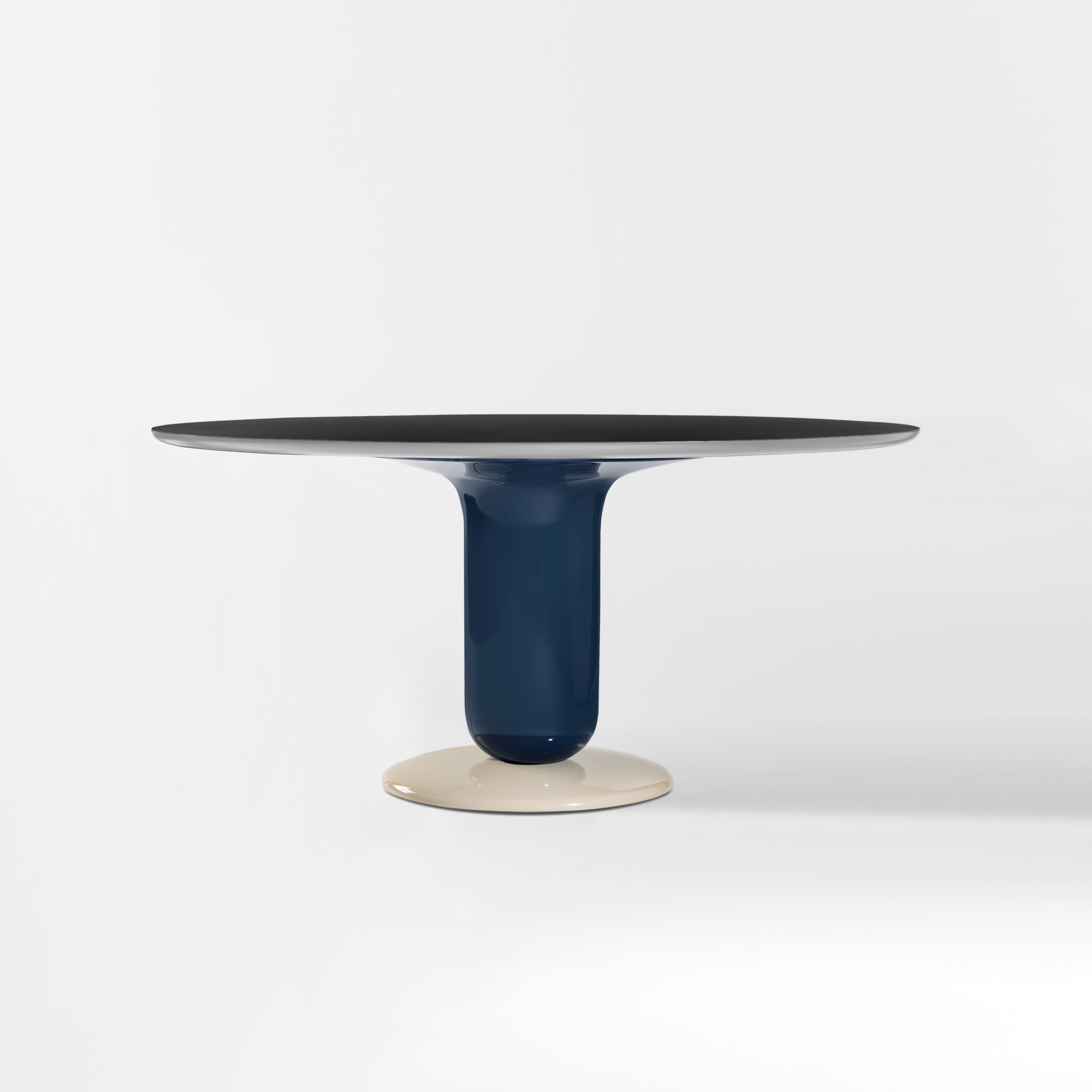 Explorer Dining table