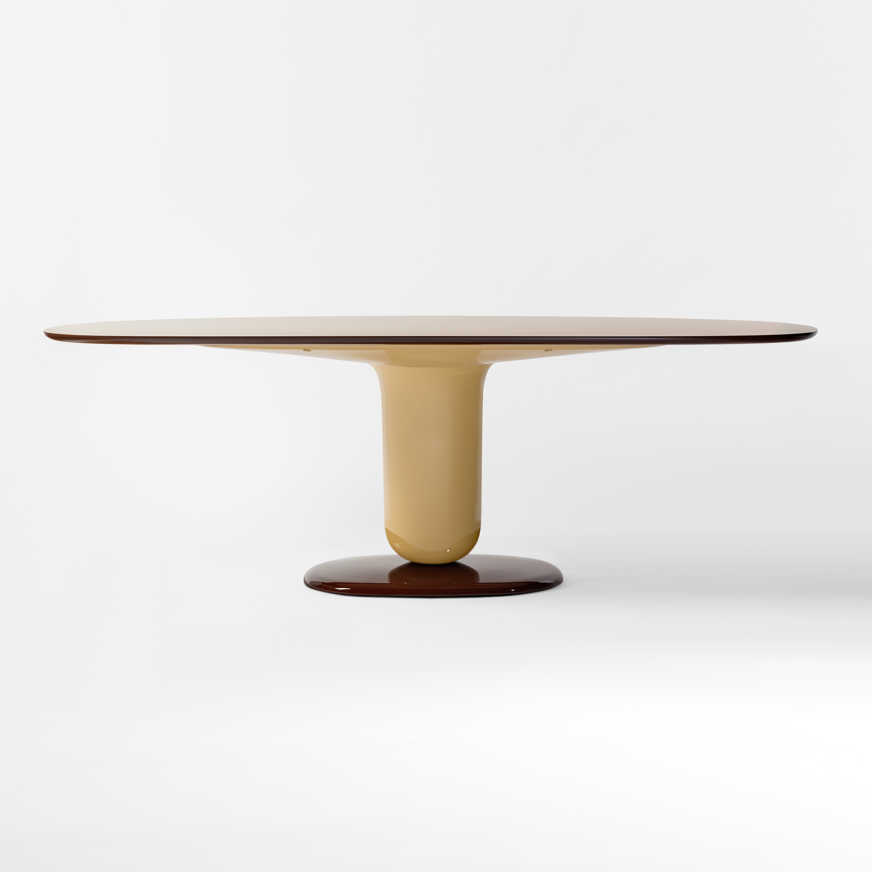 Explorer Dining table