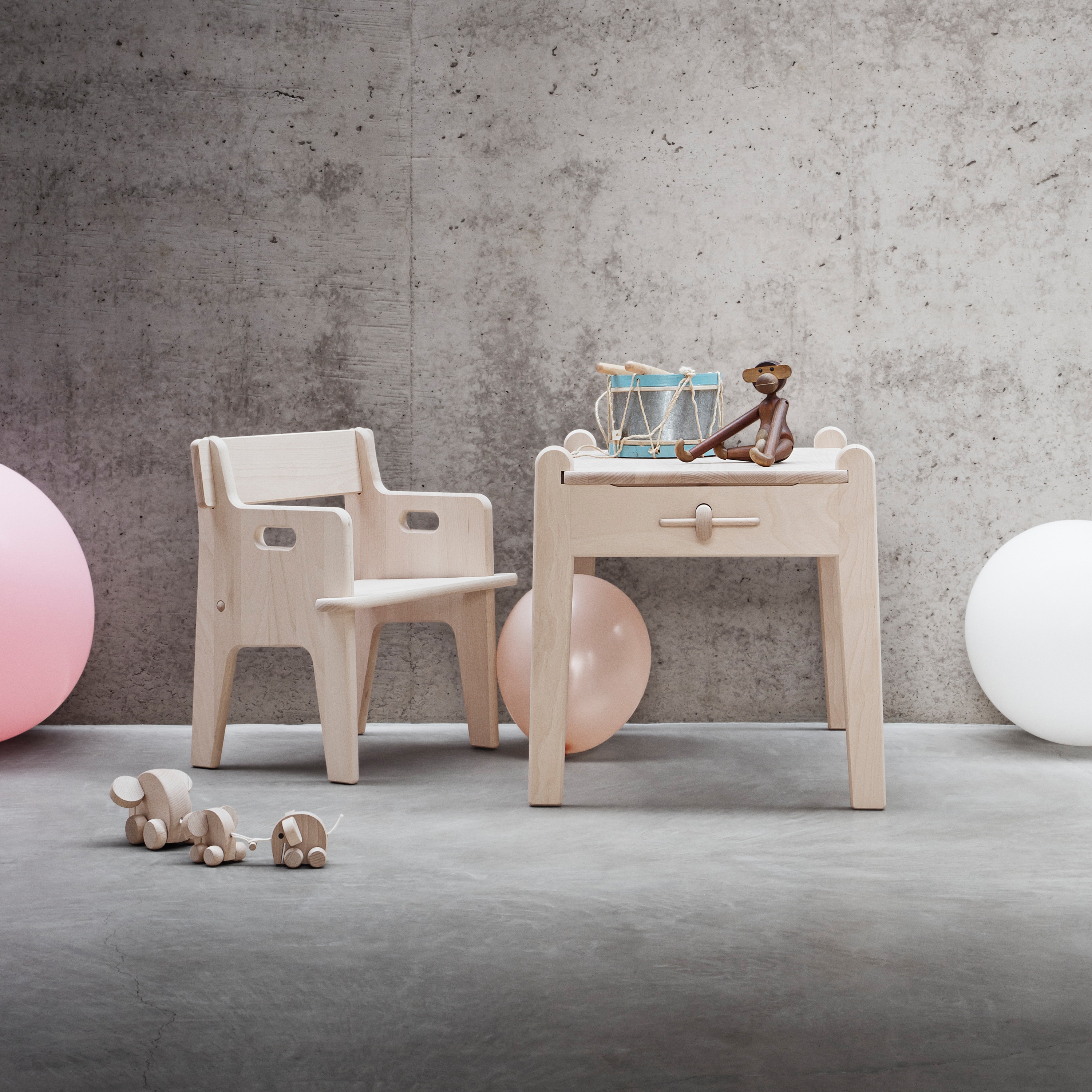 CHILDRENS FURNITURE