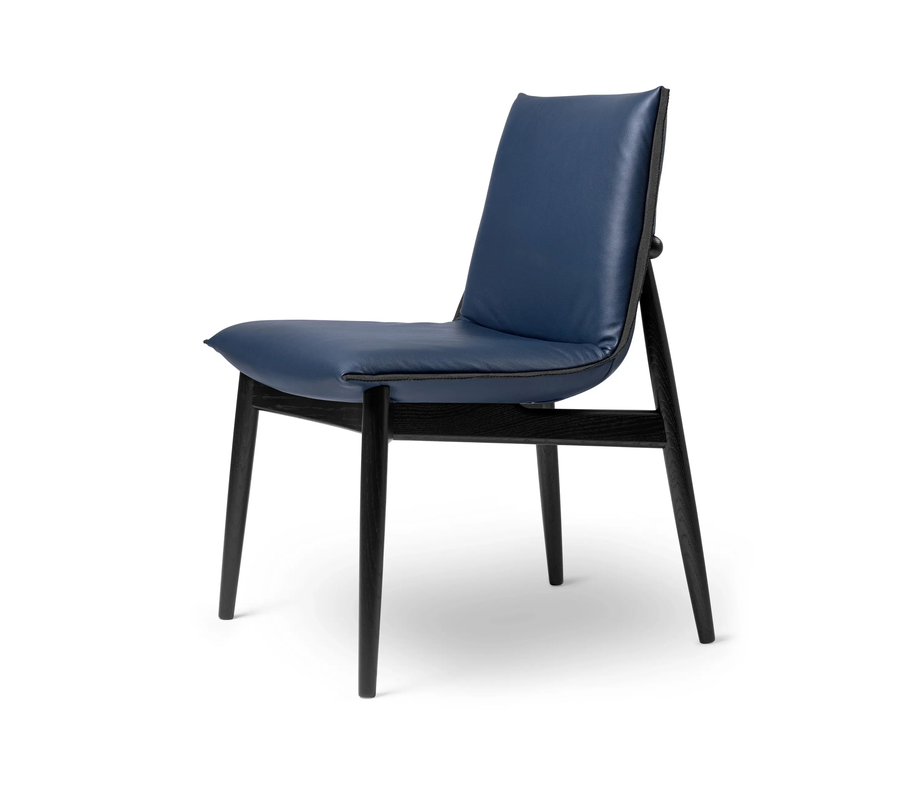 Carl Hansen & Søn - E004 | Embrace Chair
