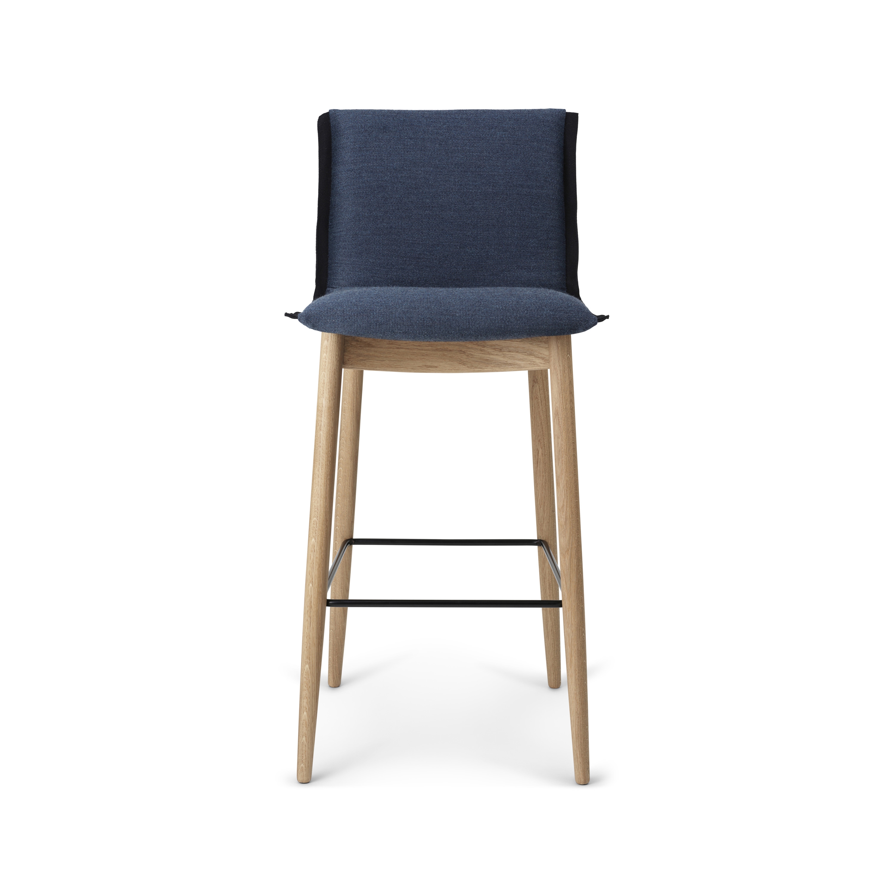 Vertoon produk E006 | Embrace Bar Stool van vervaardiger Carl Hansen & Søn