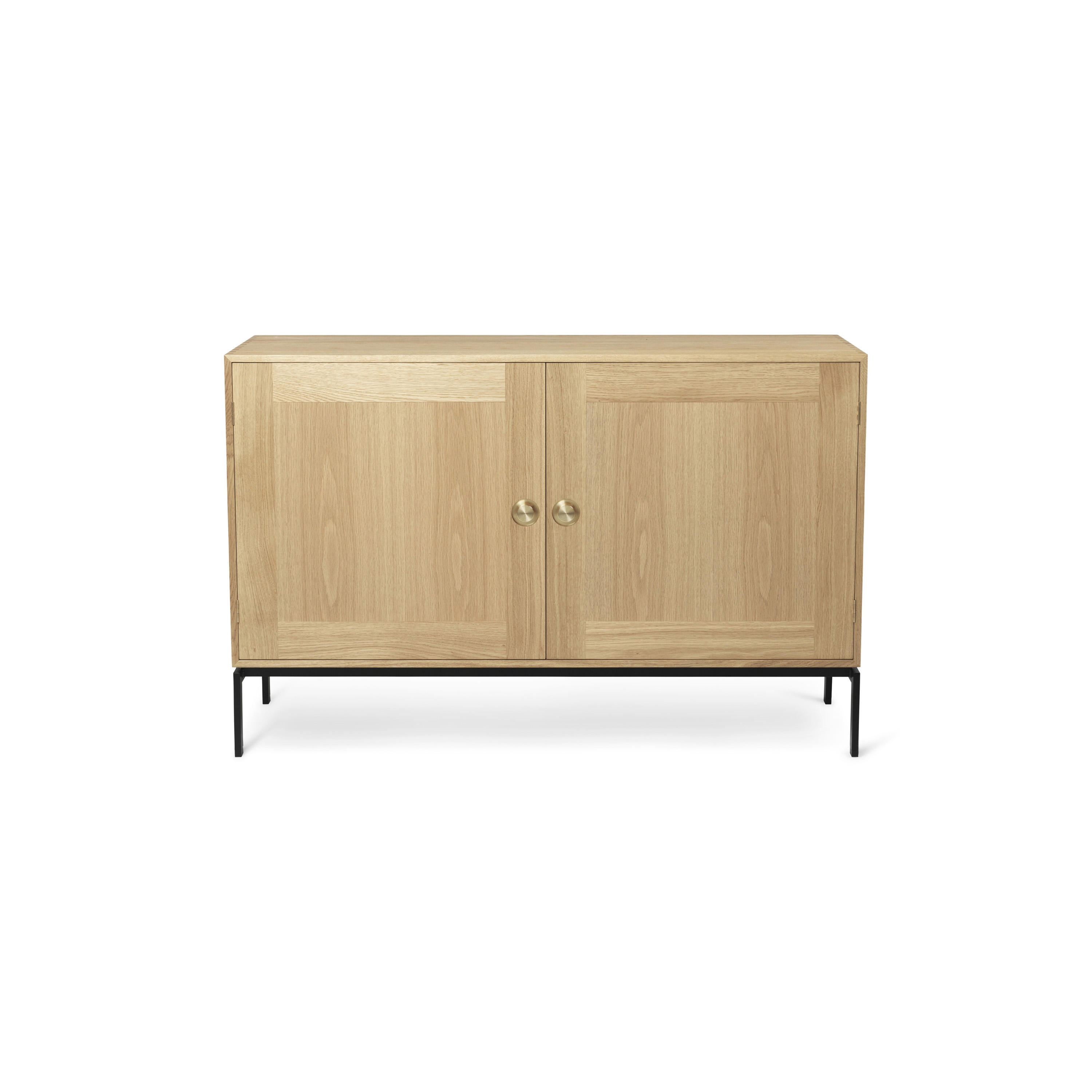 Vertoon produk FK63 | Cabinet with legs | 72,5x112x36 cm van vervaardiger Carl Hansen & Søn