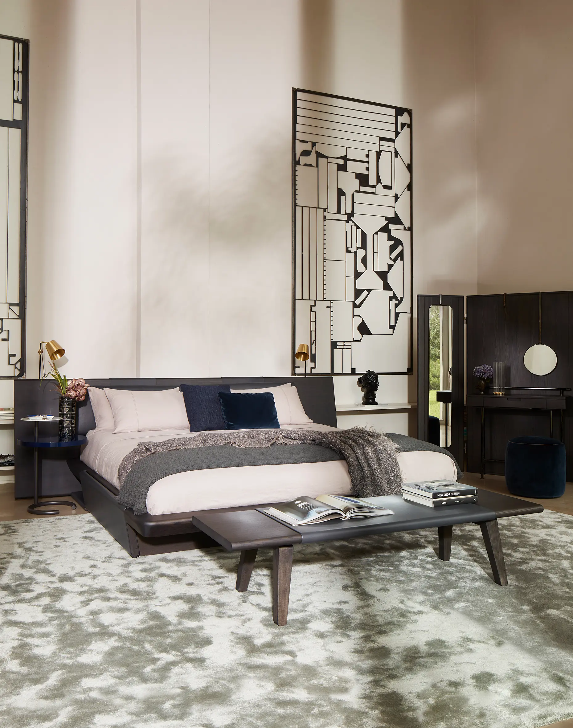 Cassina - L42 Acute
