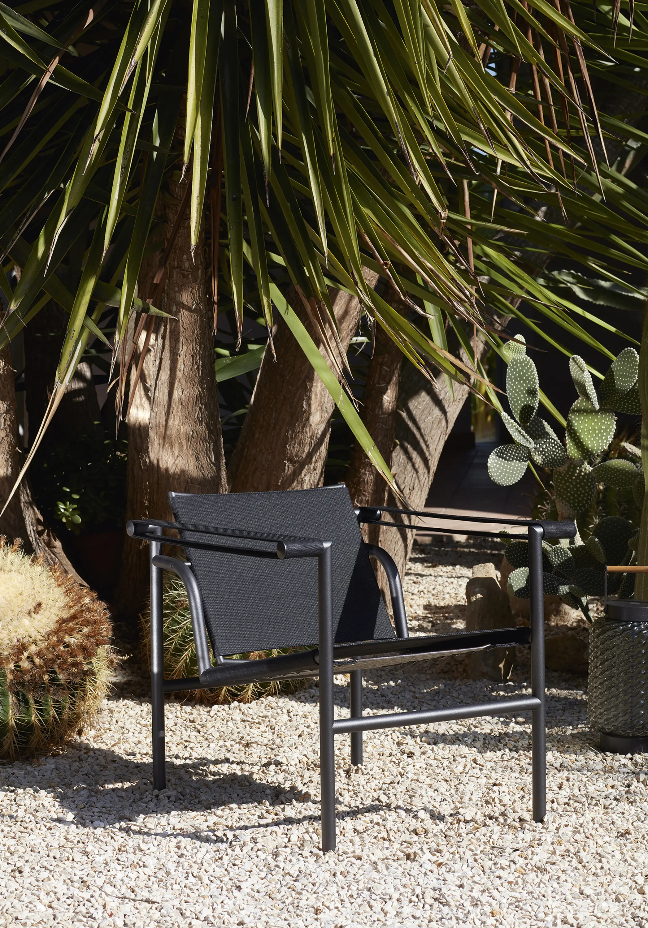 Cassina - 1 Fauteuil dossier basculant, Outdoor