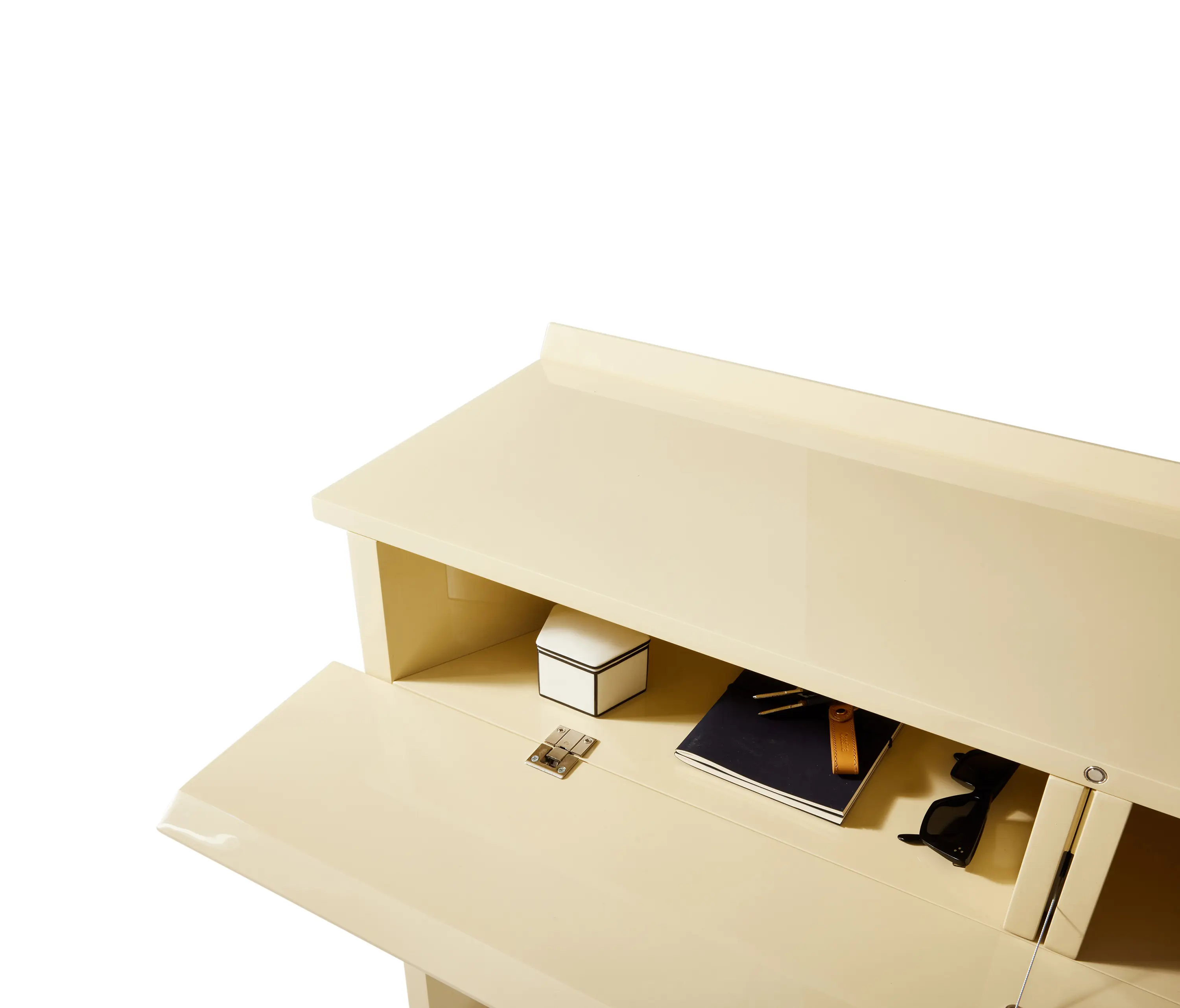Cassina - 555 Hayama