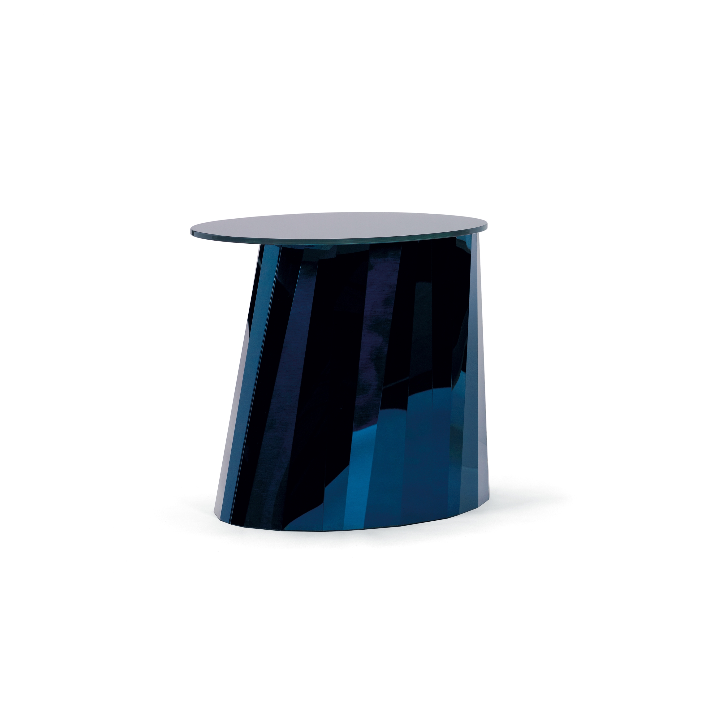 Display product Pli Side Table Low from manufacturer ClassiCon