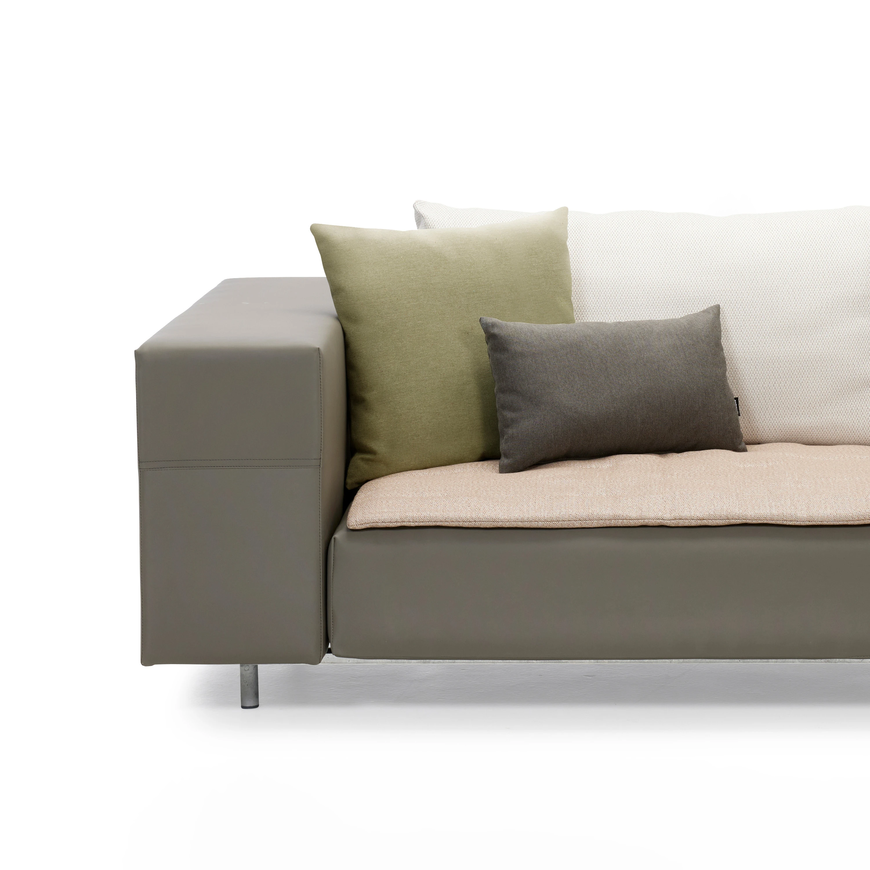LOUNGERS