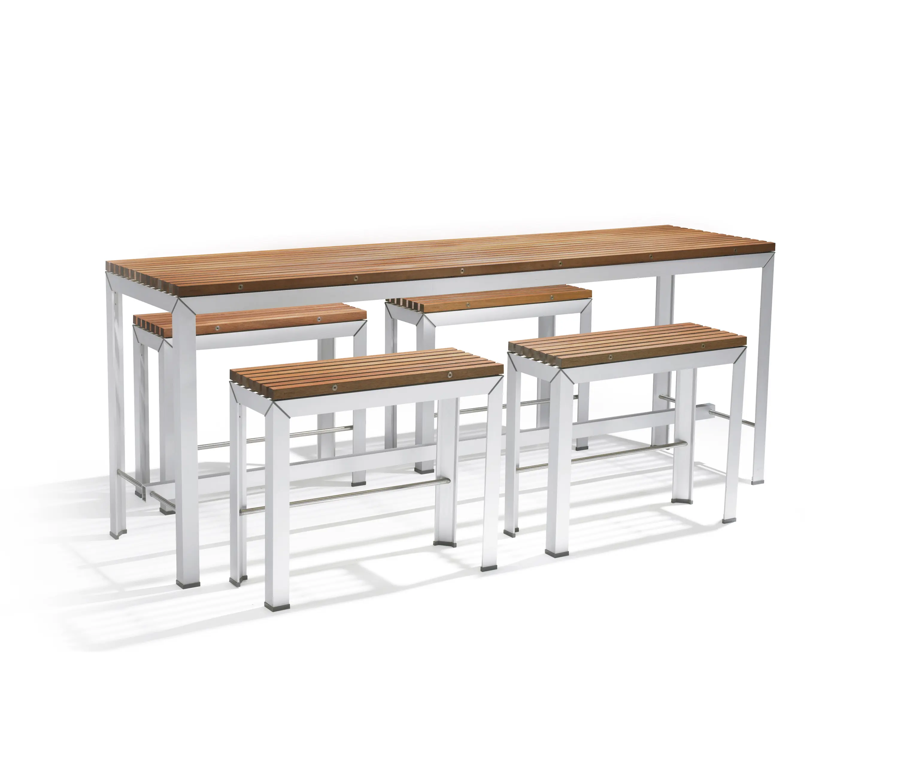 extremis - Extempore high table