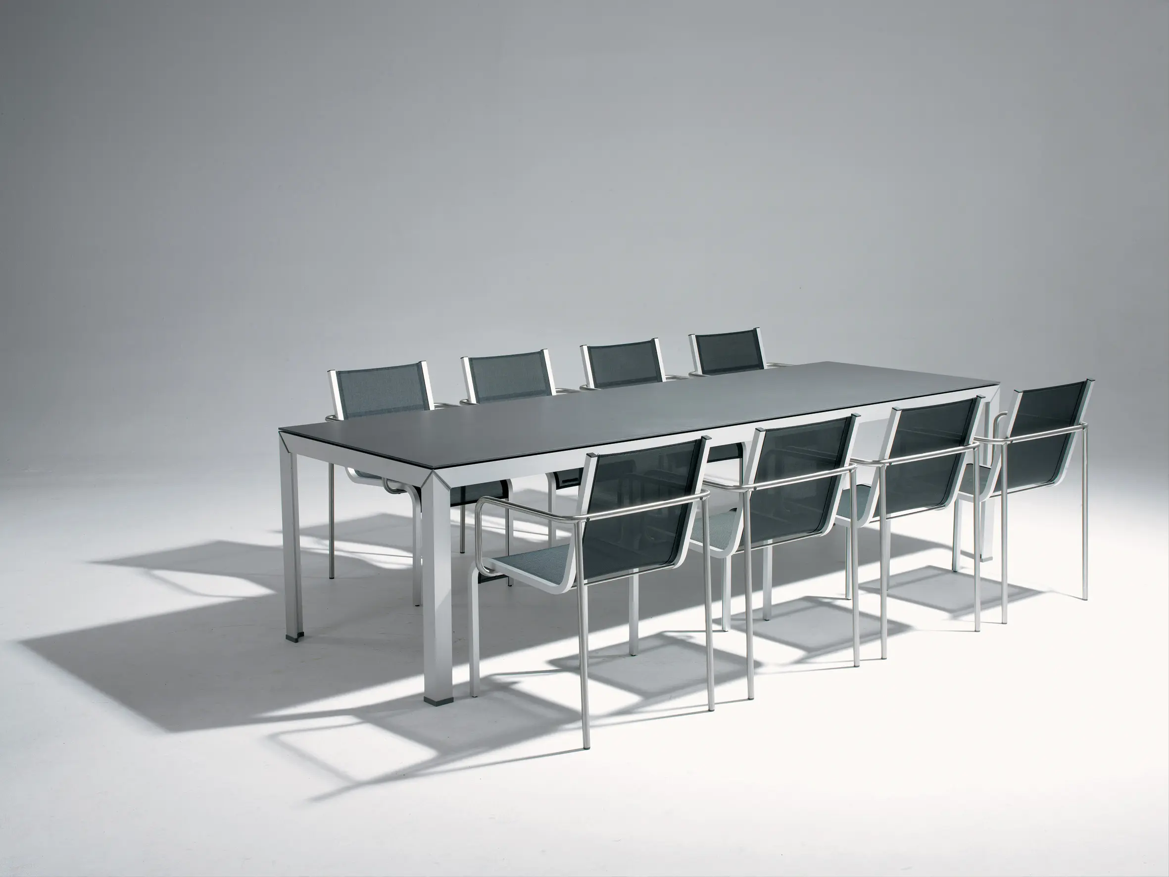 extremis - Extempore Still table