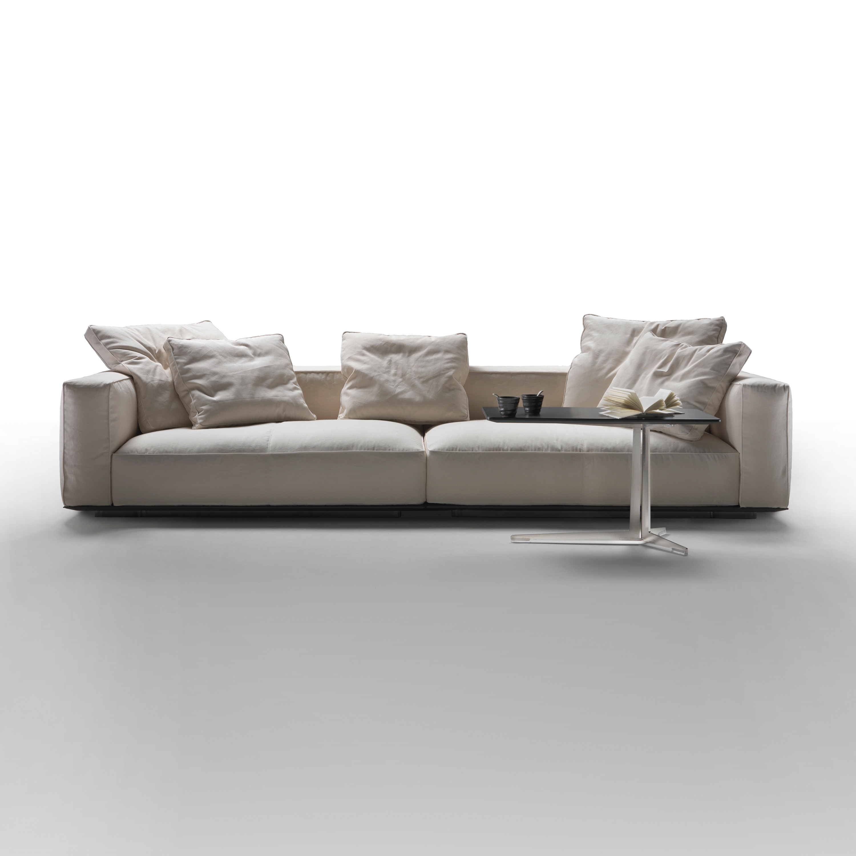 Display product Grandemare from manufacturer Flexform