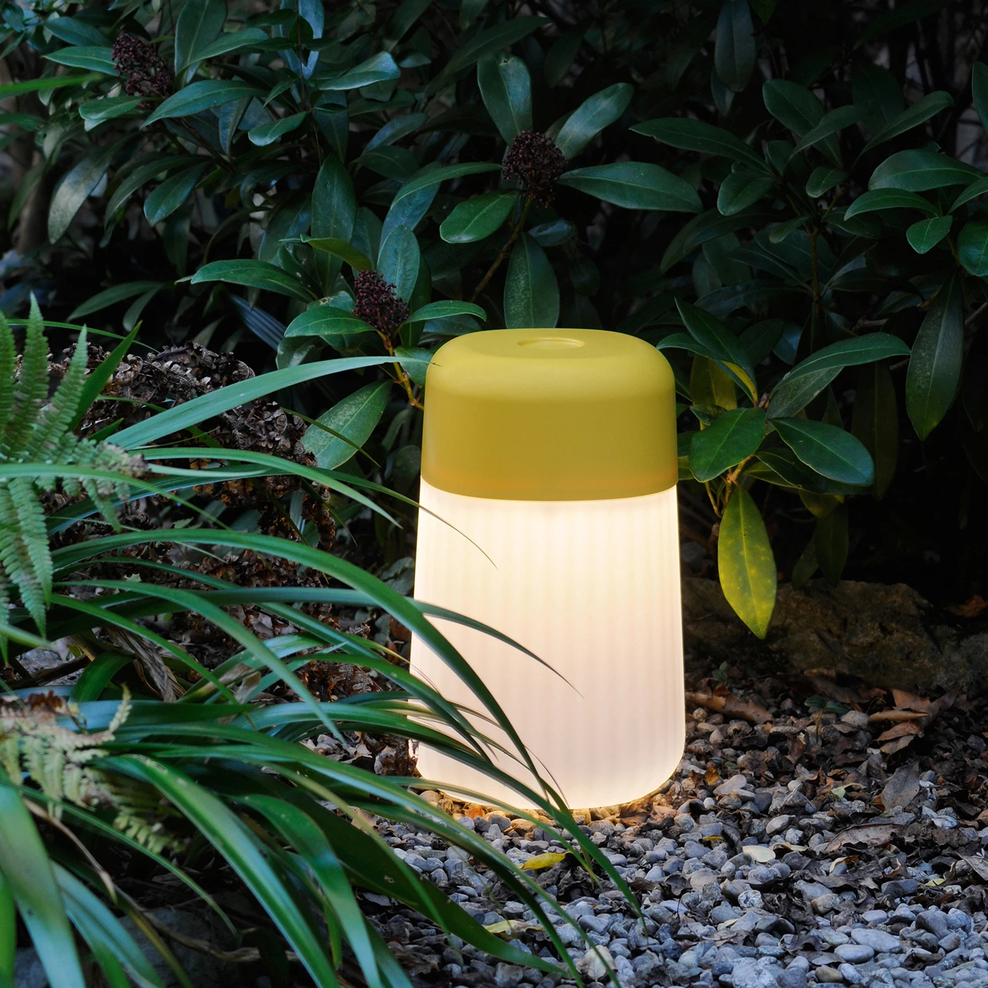 OUTDOOR LAMPS