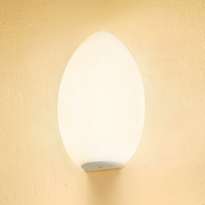 Display product Uovo Wall lamp from manufacturer FontanaArte