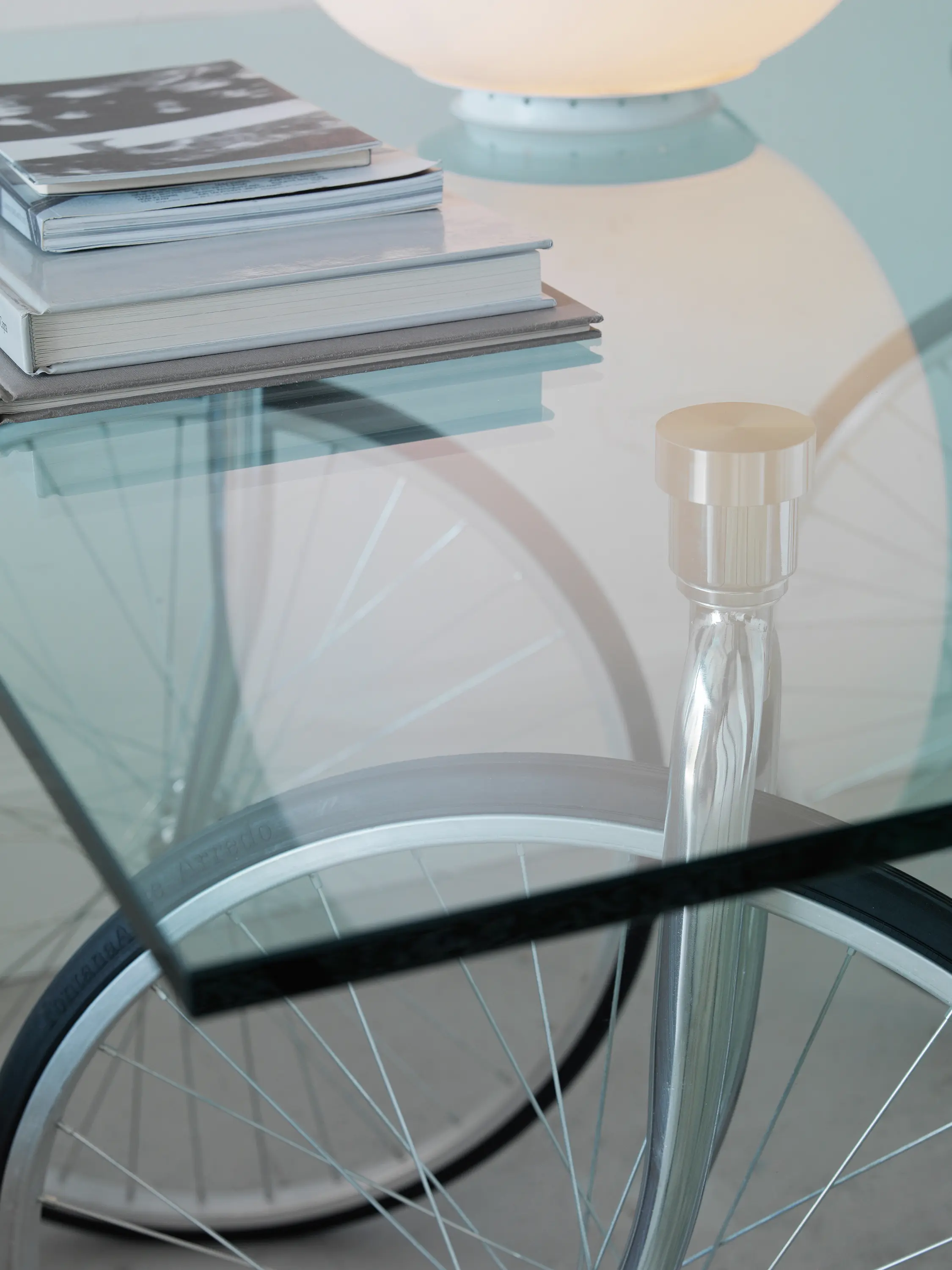 FontanaArte - Tour Table